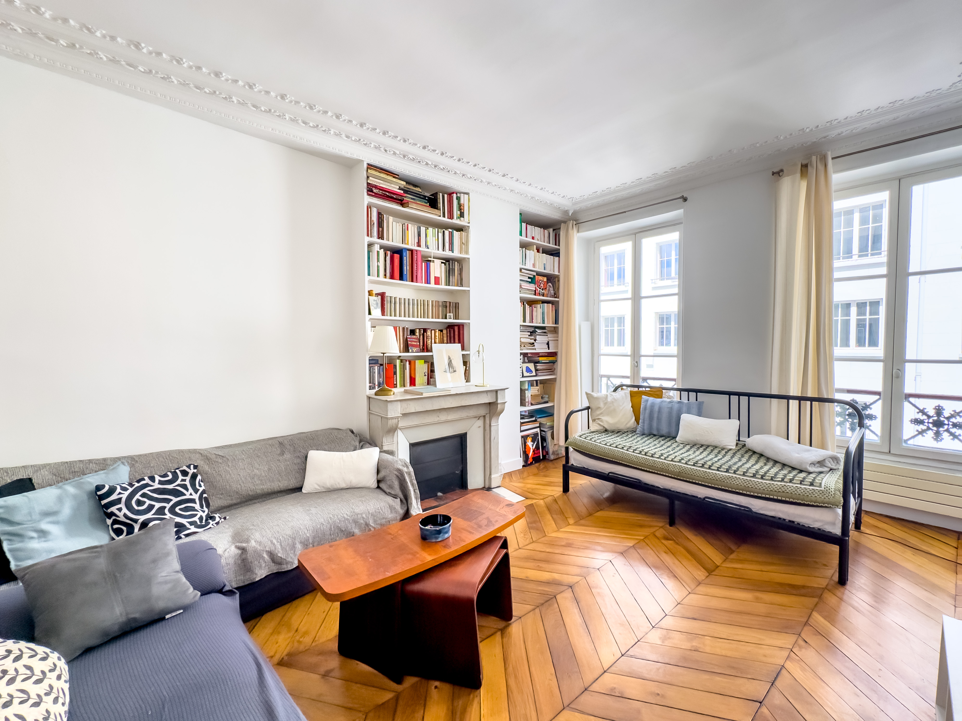 French property for sale in Paris 10e Arrondissement, Paris - €920,000 - photo 