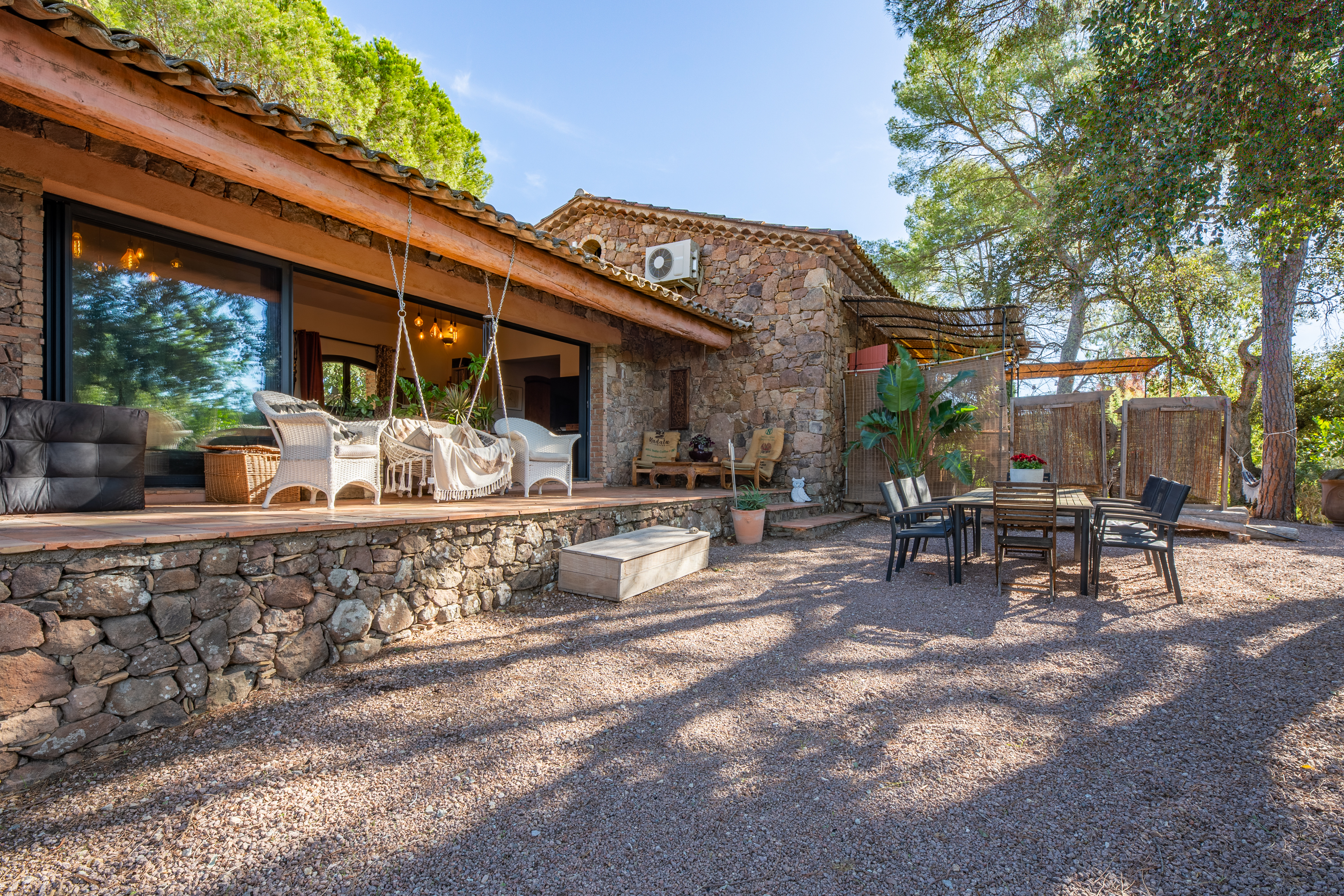 French property for sale in Roquebrune-sur-Argens, Var - €1,490,000 - photo 