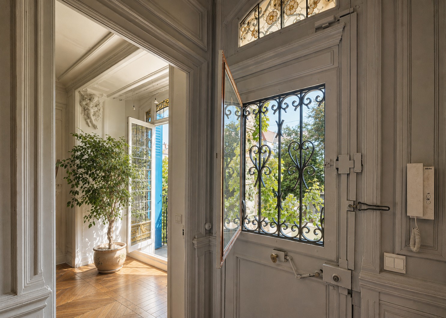 French property for sale in Malakoff, Hauts-de-Seine - €1,195,000 - photo 