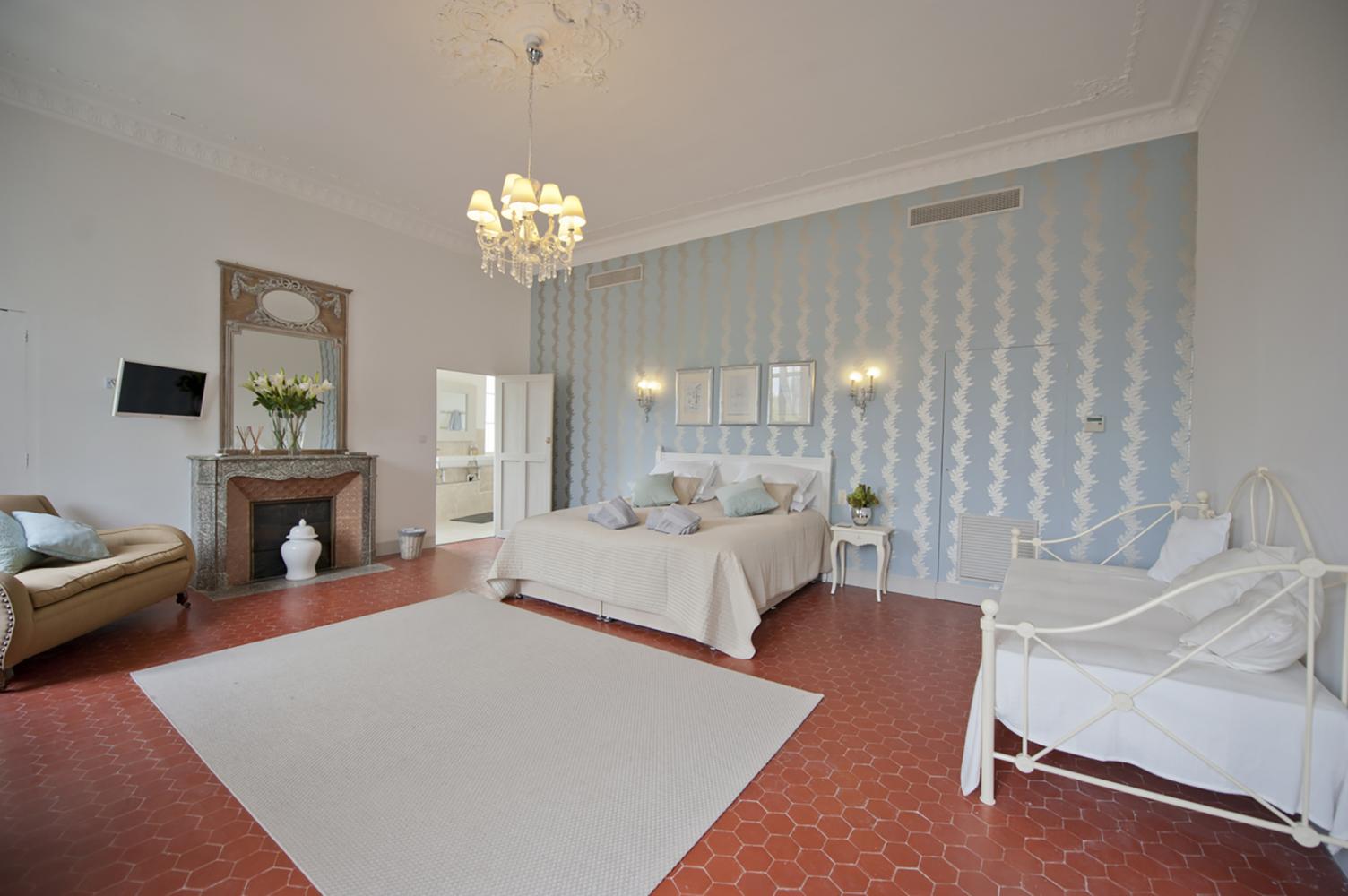 French property for sale in Narbonne, Aude - €995,000 - photo 