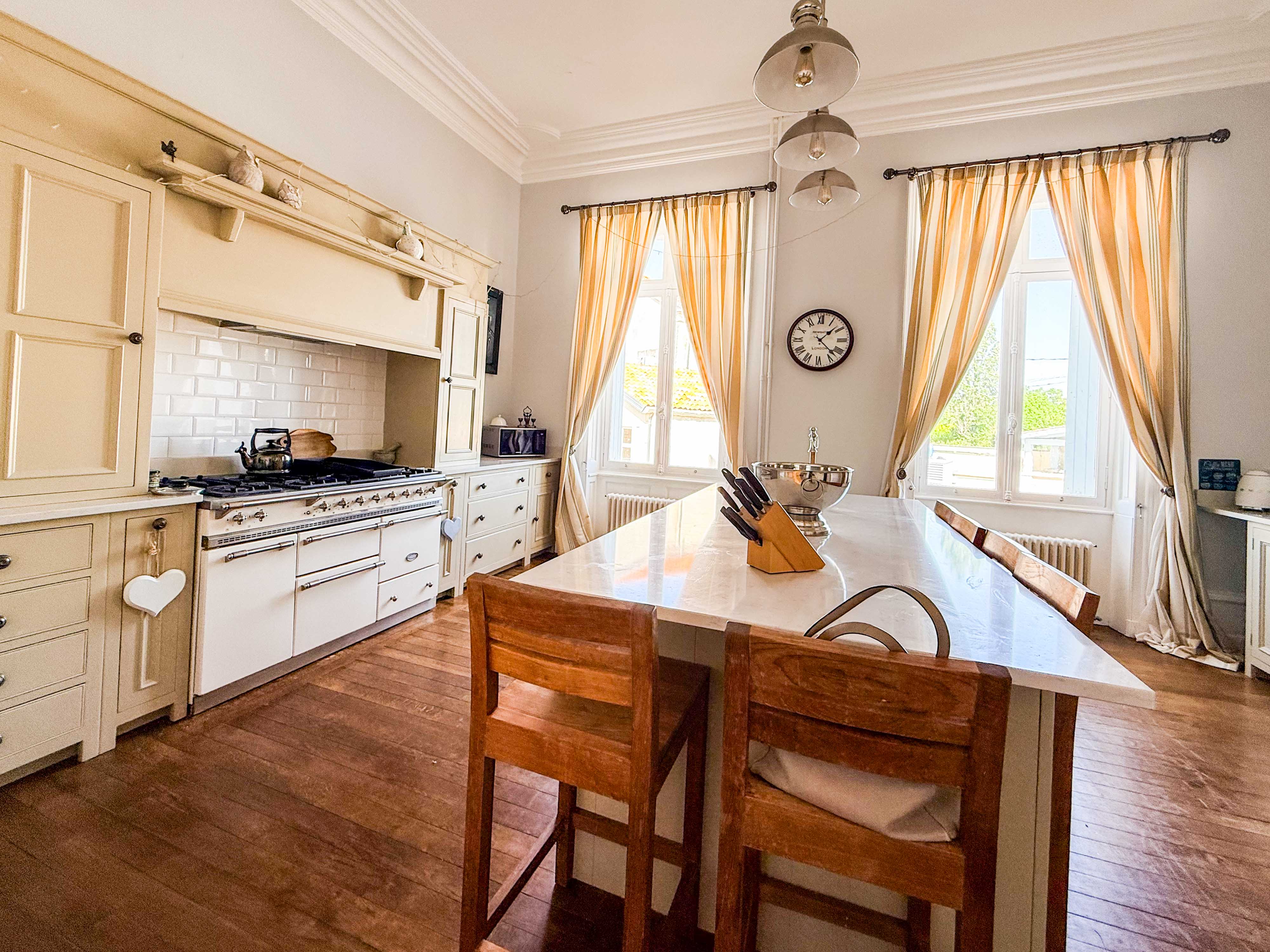 Propriété en France à vendre à Aulnay, Charente-Maritime - €1 042 011 - photo 