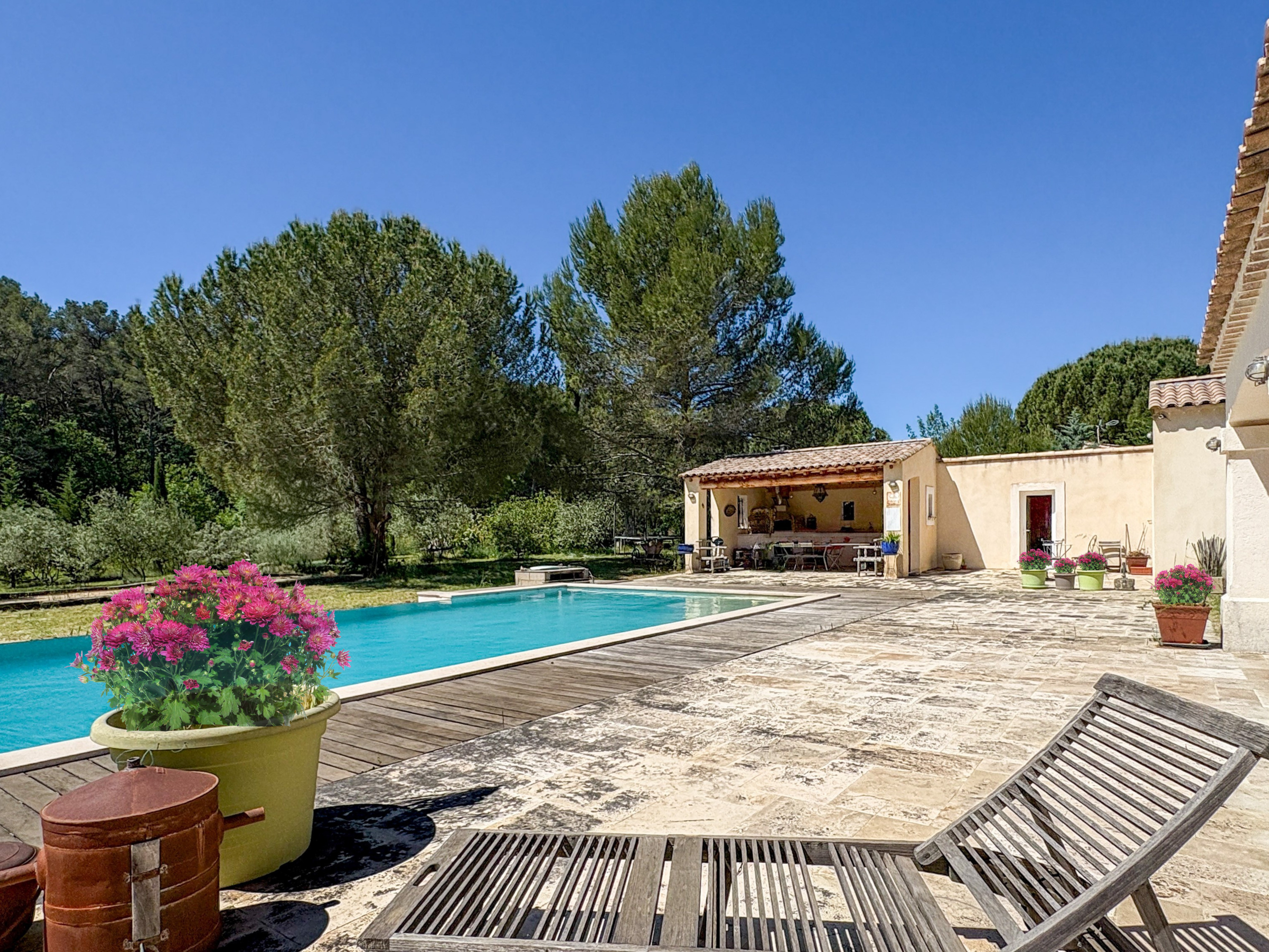 Propriété en France à vendre à Trets, Bouches-du-Rhône - €1 095 000 - photo 