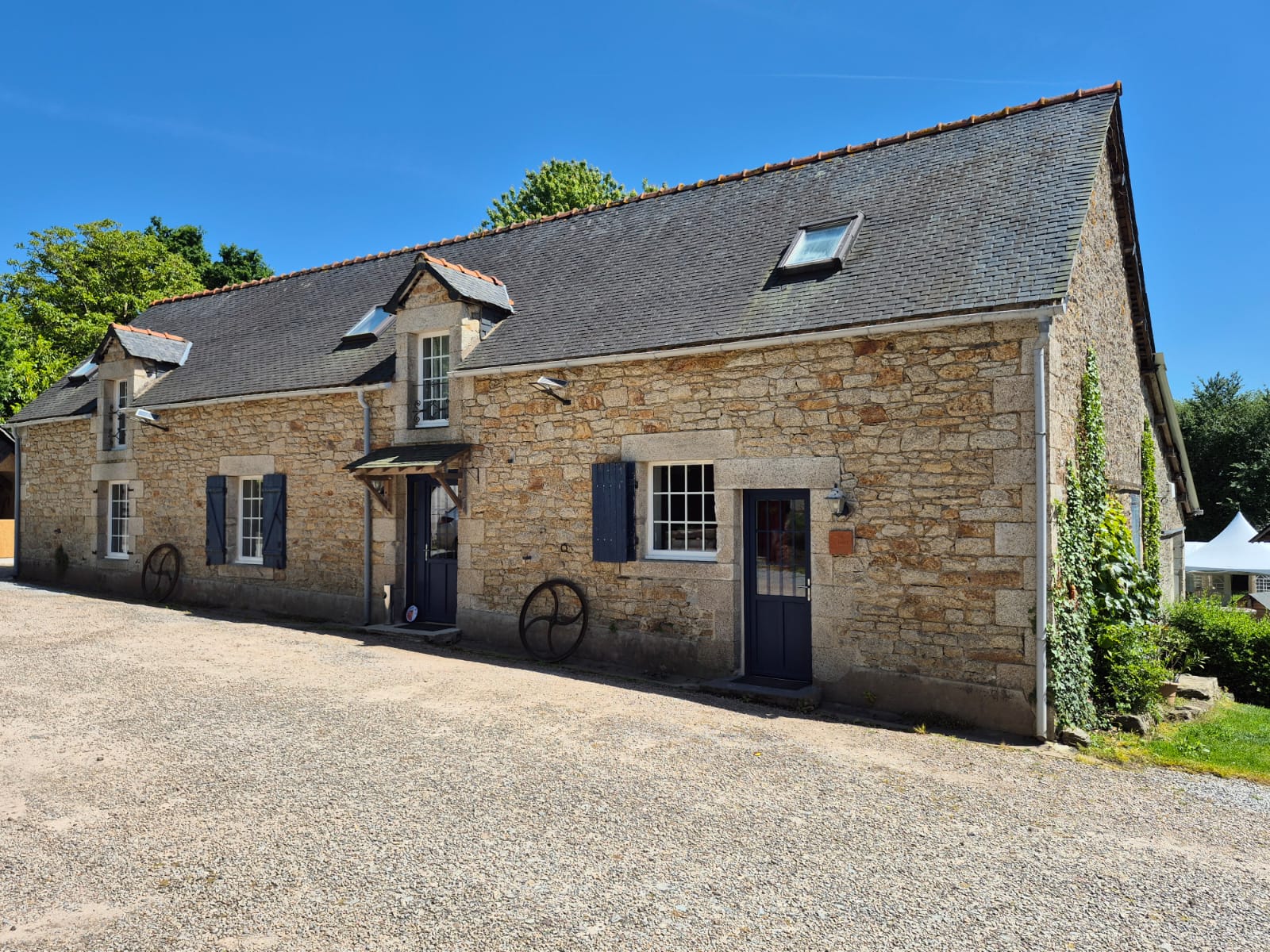 French property for sale in Cléguérec, Morbihan - €901,000 - photo 