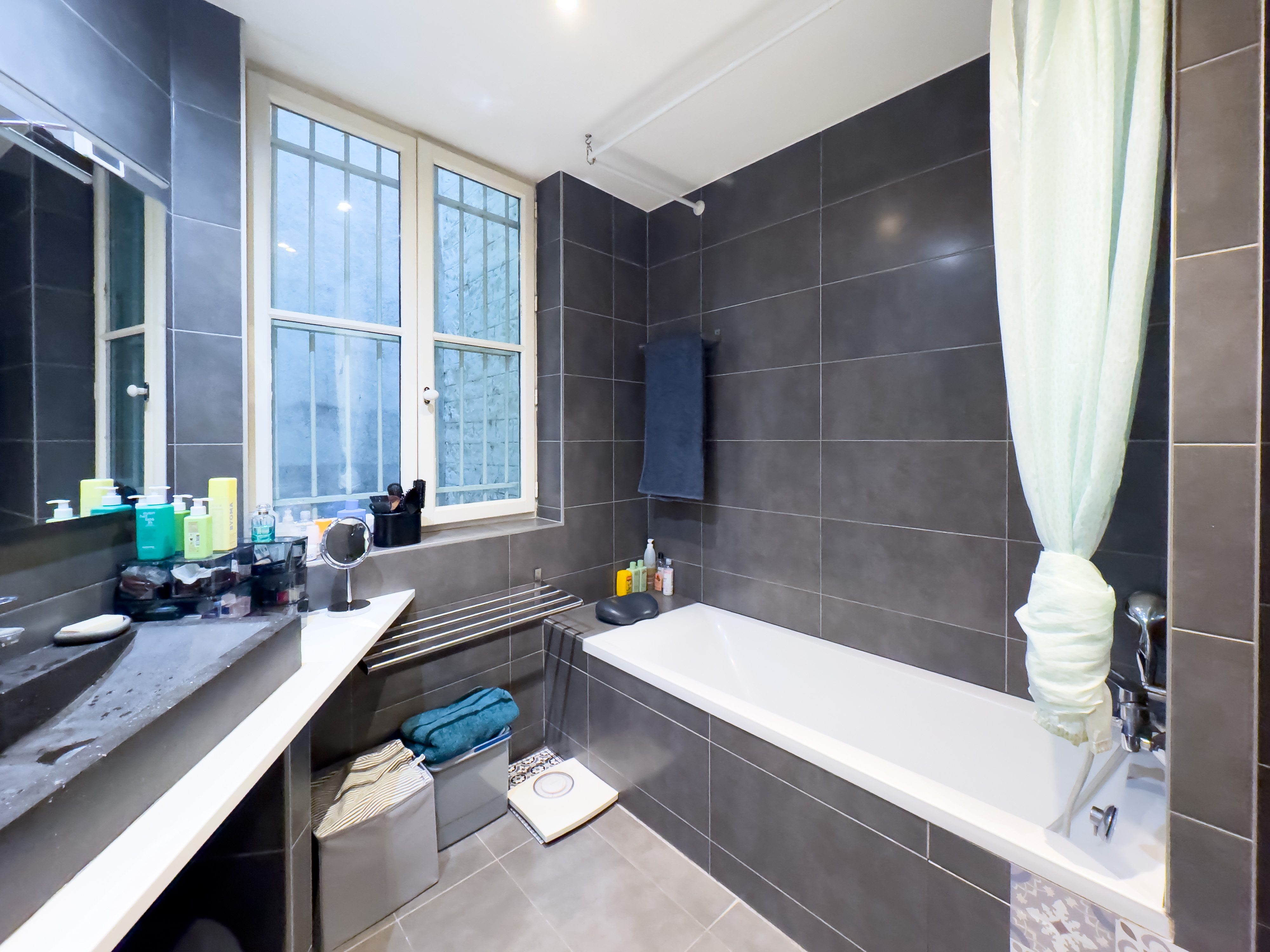 French property for sale in Paris 10e Arrondissement, Paris - €920,000 - photo 