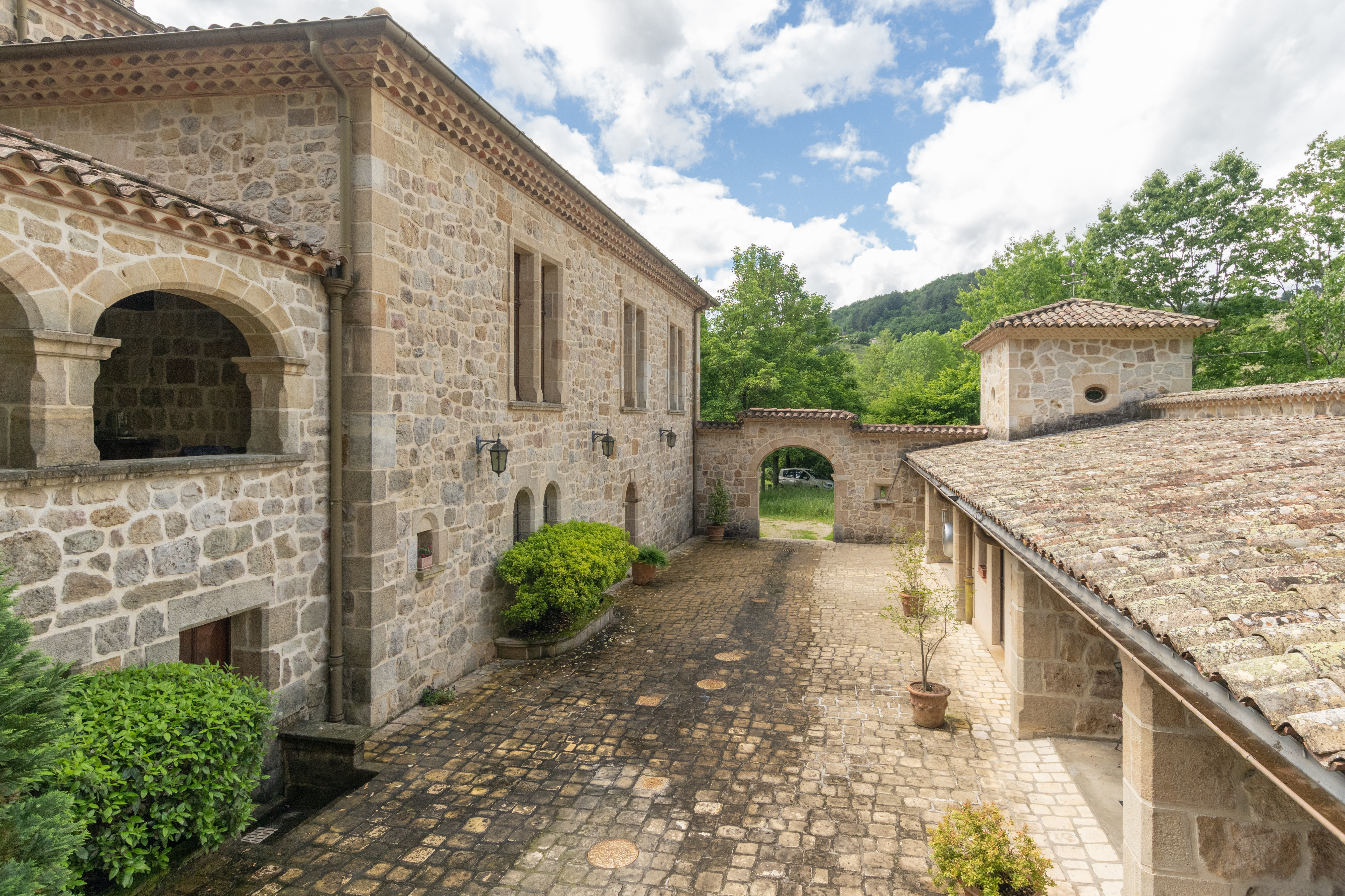 Propriété en France à vendre à Saint-Michel-de-Boulogne, Ardèche - €1 735 000 - photo 