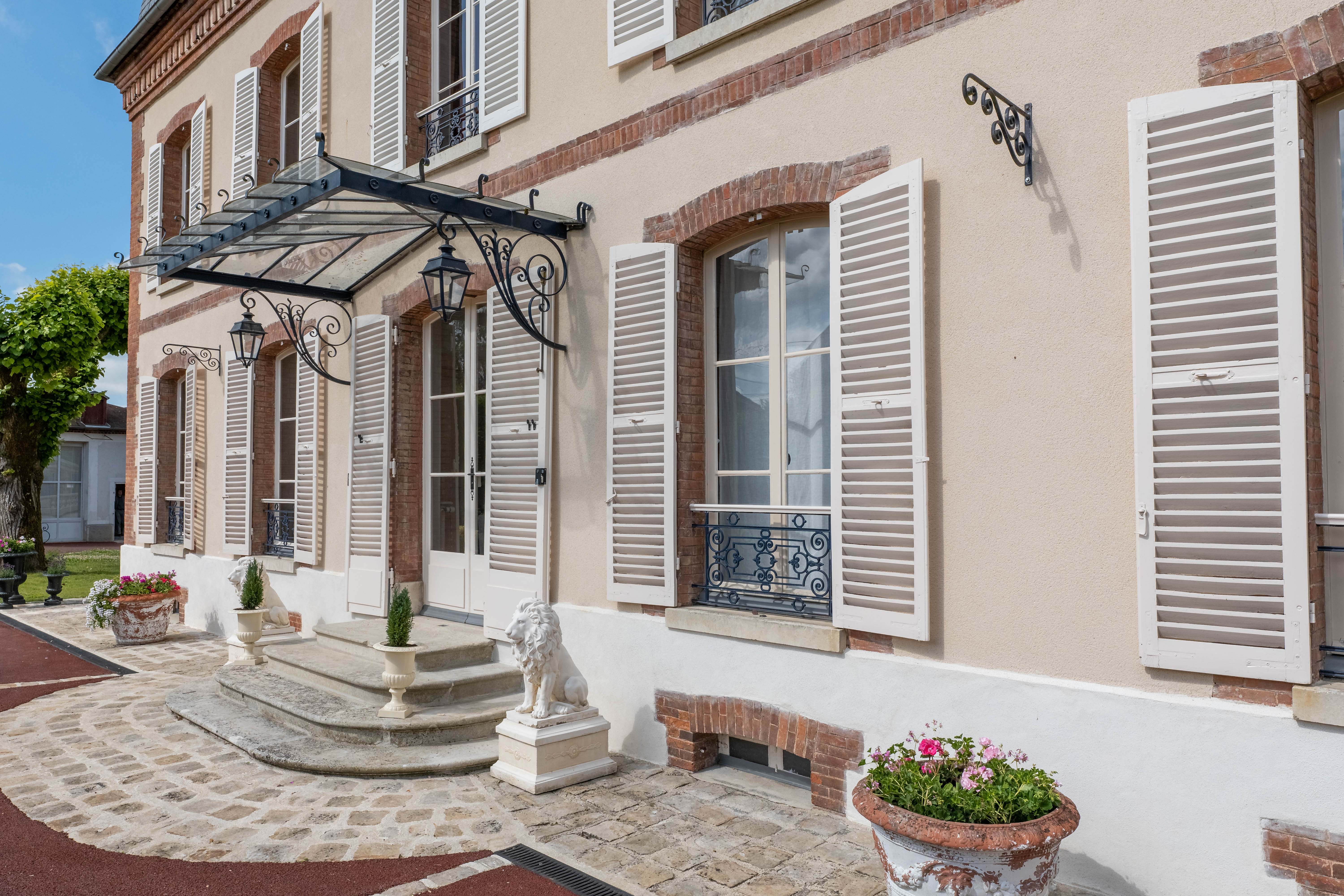 Propriété en France à vendre à Tournan-en-Brie, Seine-et-Marne - €1 975 000 - photo 