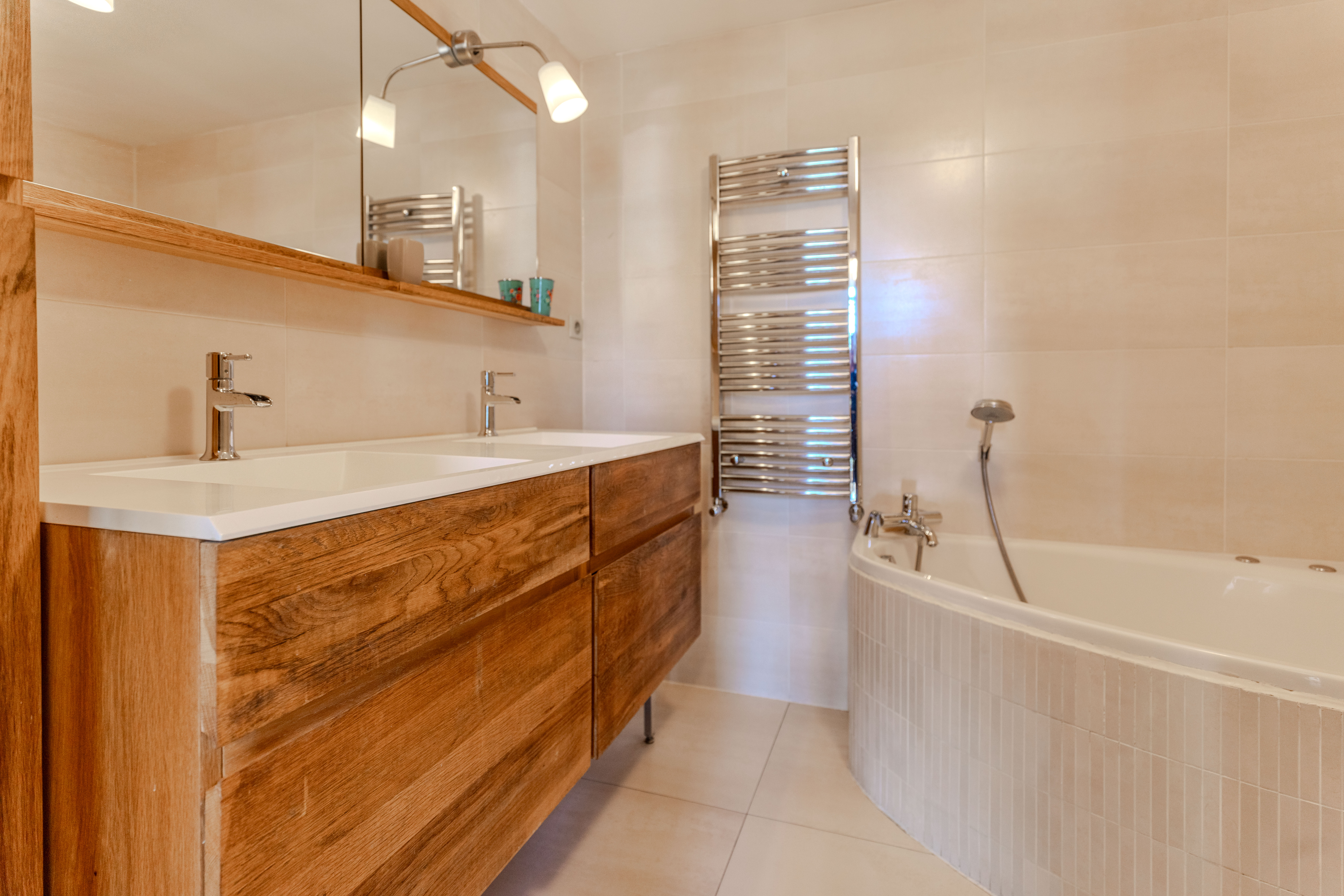 French property for sale in Vaujany, Isère - €800,000 - photo 
