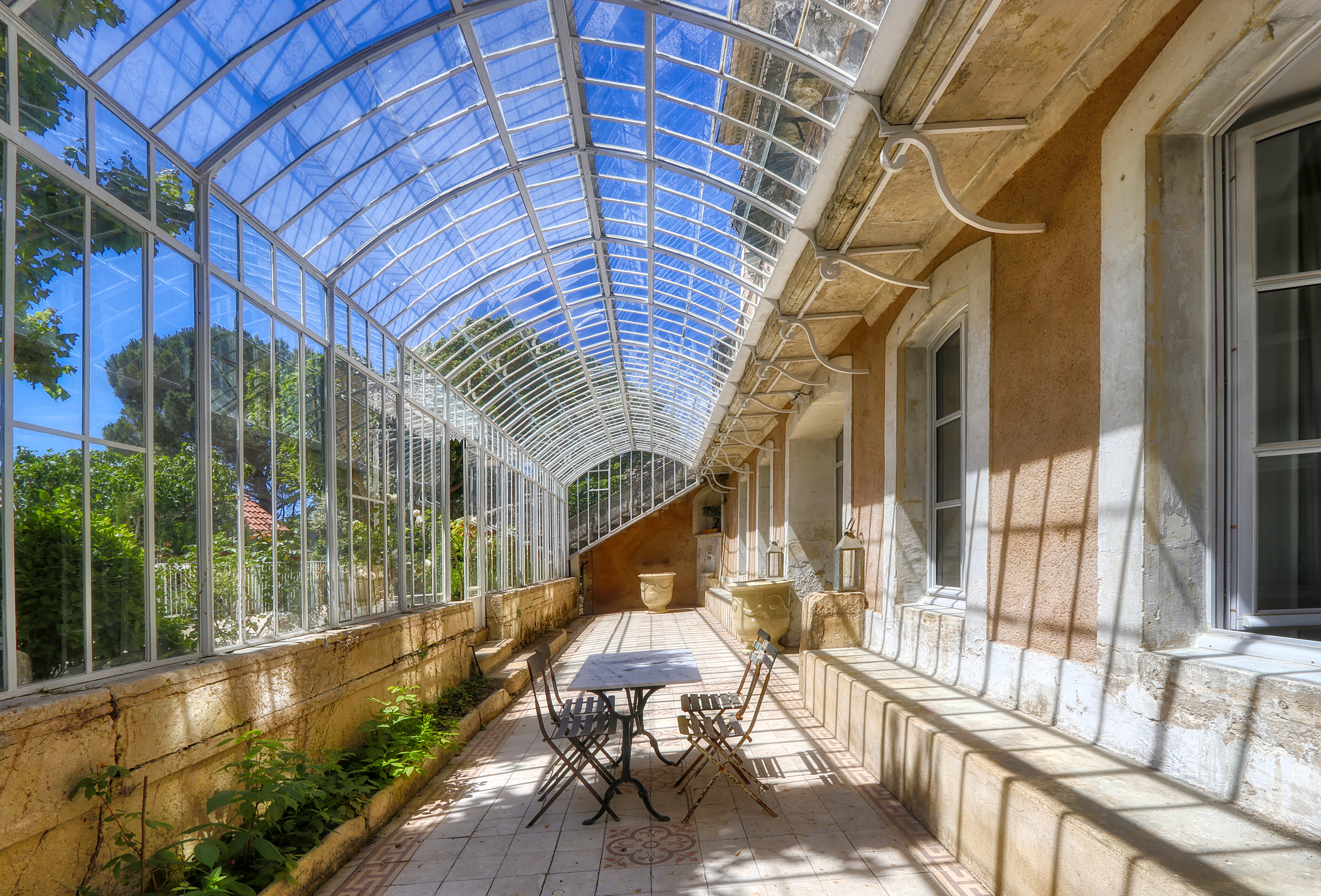 French property for sale in Apt, Vaucluse - €1,690,000 - photo 
