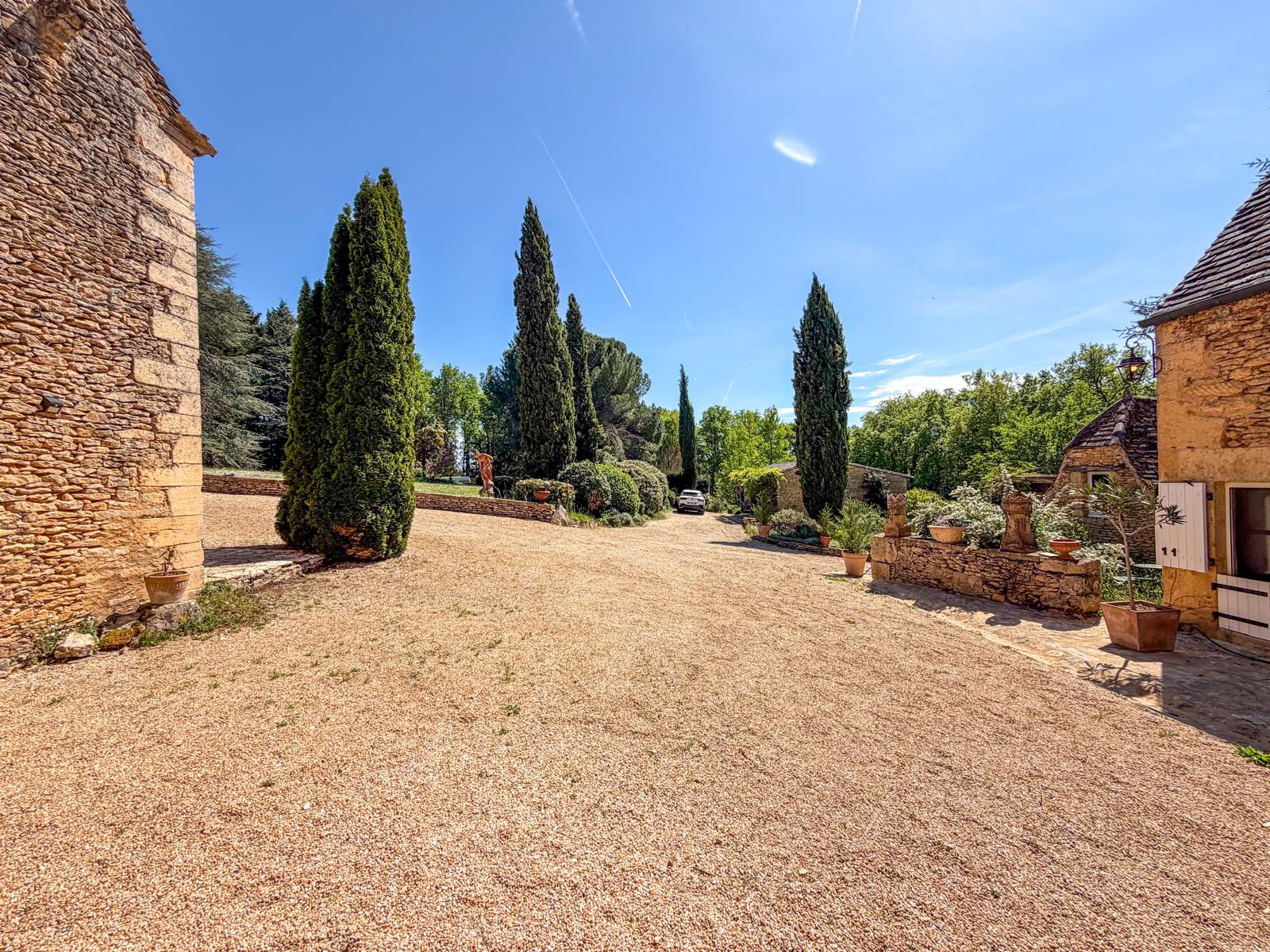 French property for sale in La Chapelle-Aubareil, Dordogne - €895,000 - photo 
