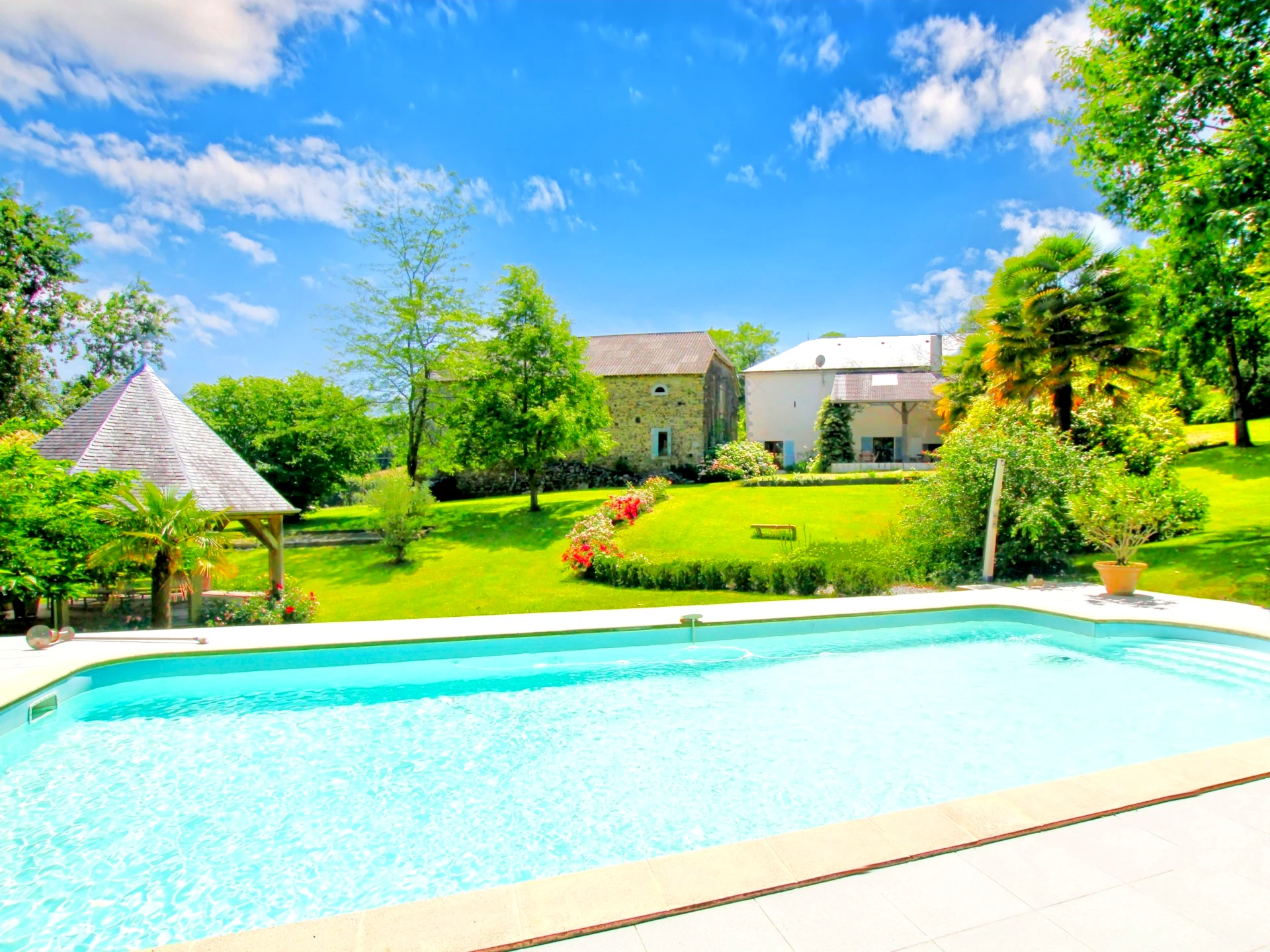 French property for sale in Pau, Pyrénées-Atlantiques - €749,000 - photo 