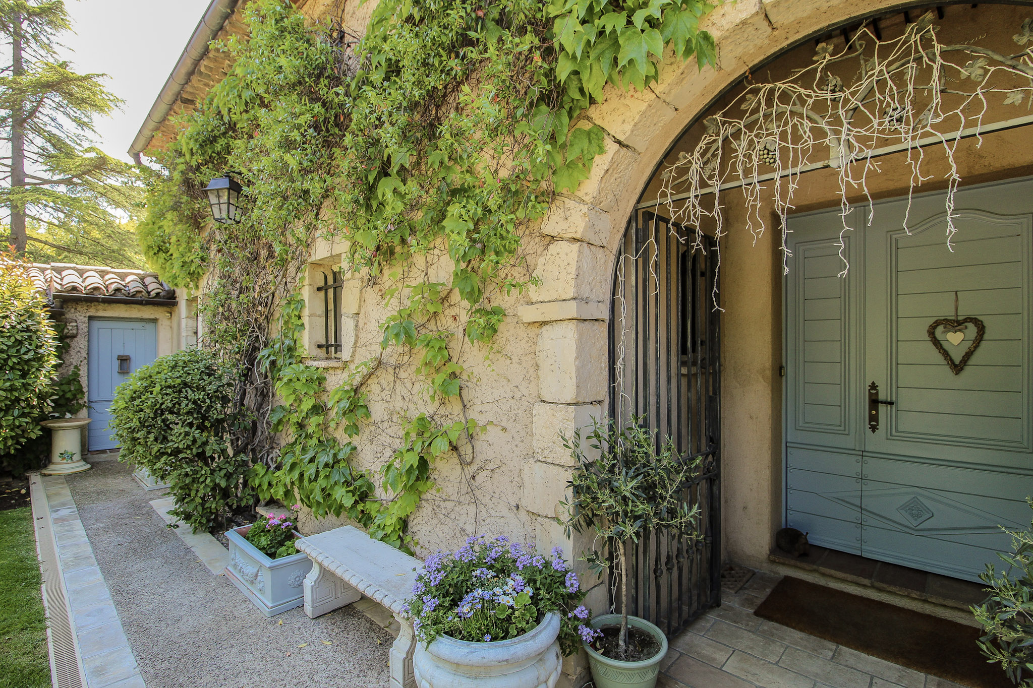 Propriété en France à vendre à Châteauneuf-Grasse, Alpes-Maritimes - €3 190 000 - photo 