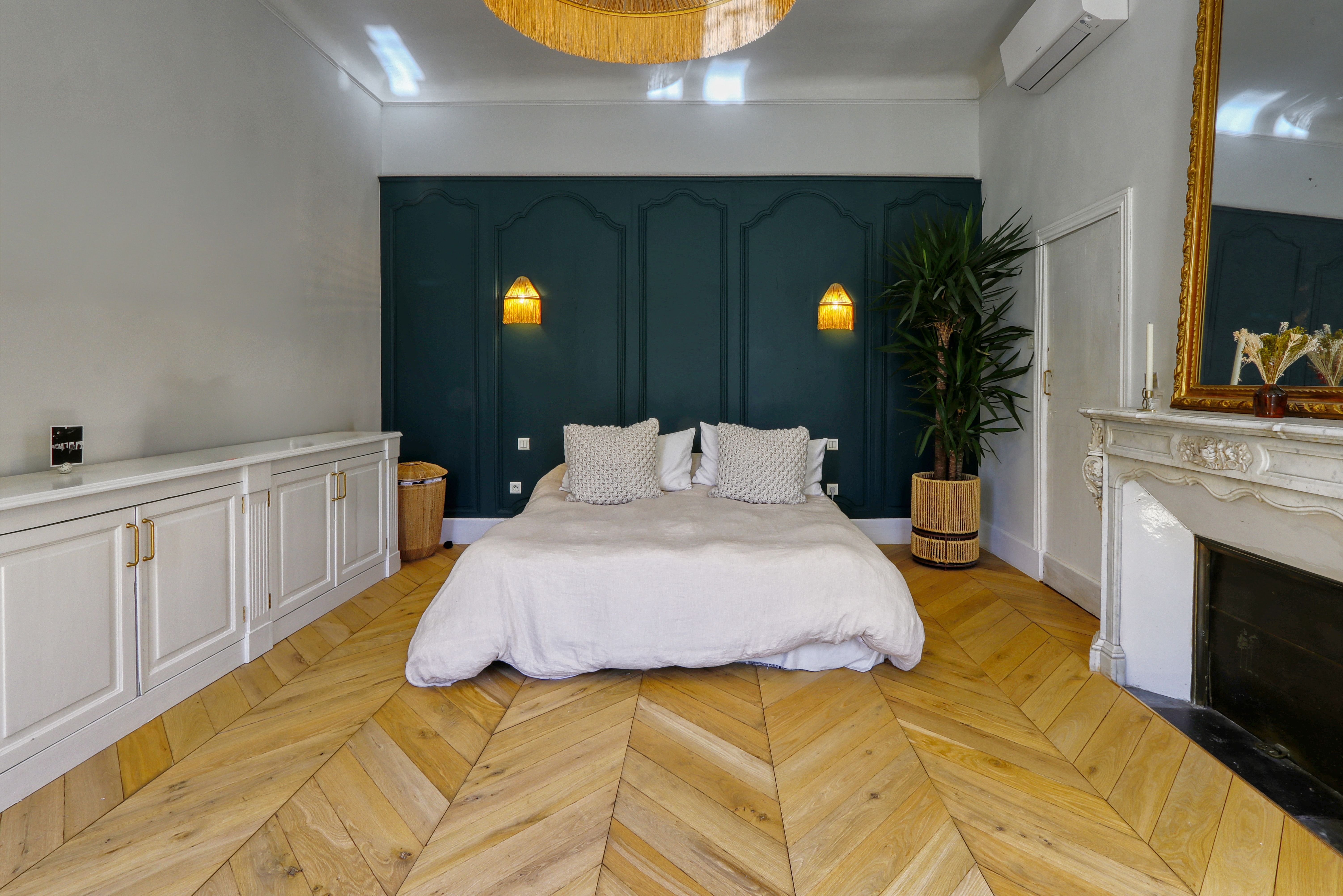 French property for sale in Apt, Vaucluse - €1,690,000 - photo 