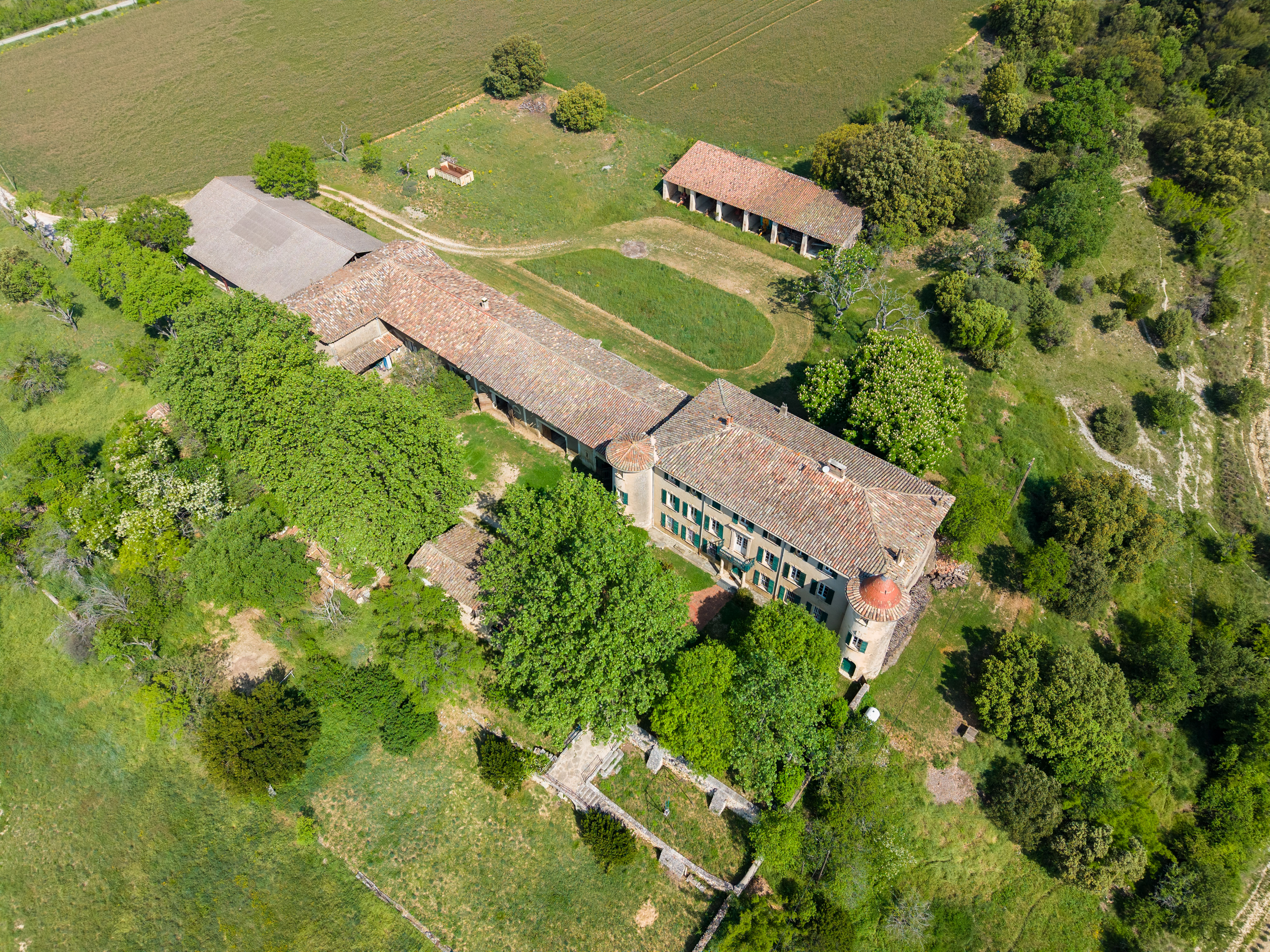 Propriété en France à vendre à Rustrel, Vaucluse - €2 635 000 - photo 