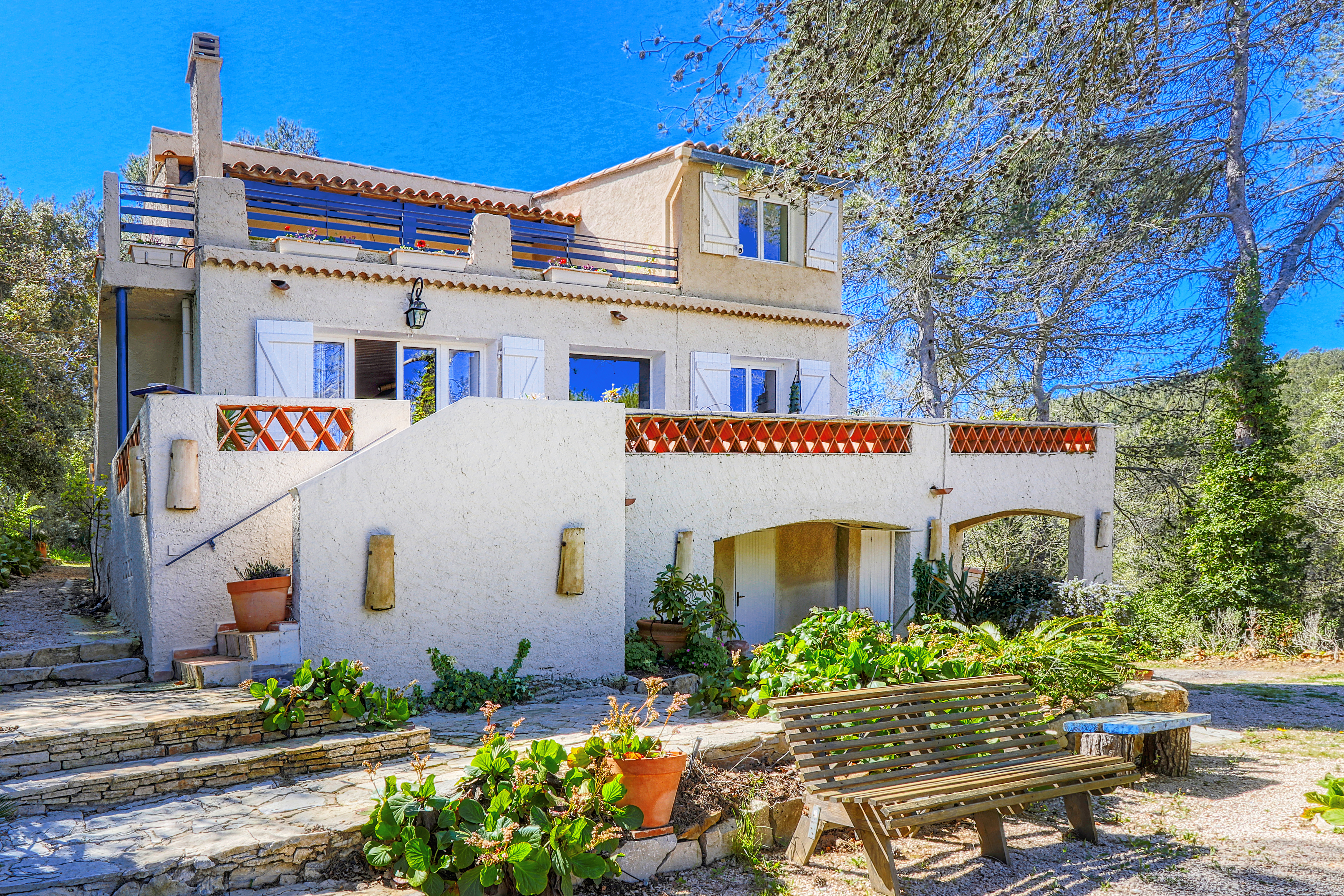 French property for sale in Belcodène, Bouches-du-Rhône - €825,000 - photo 
