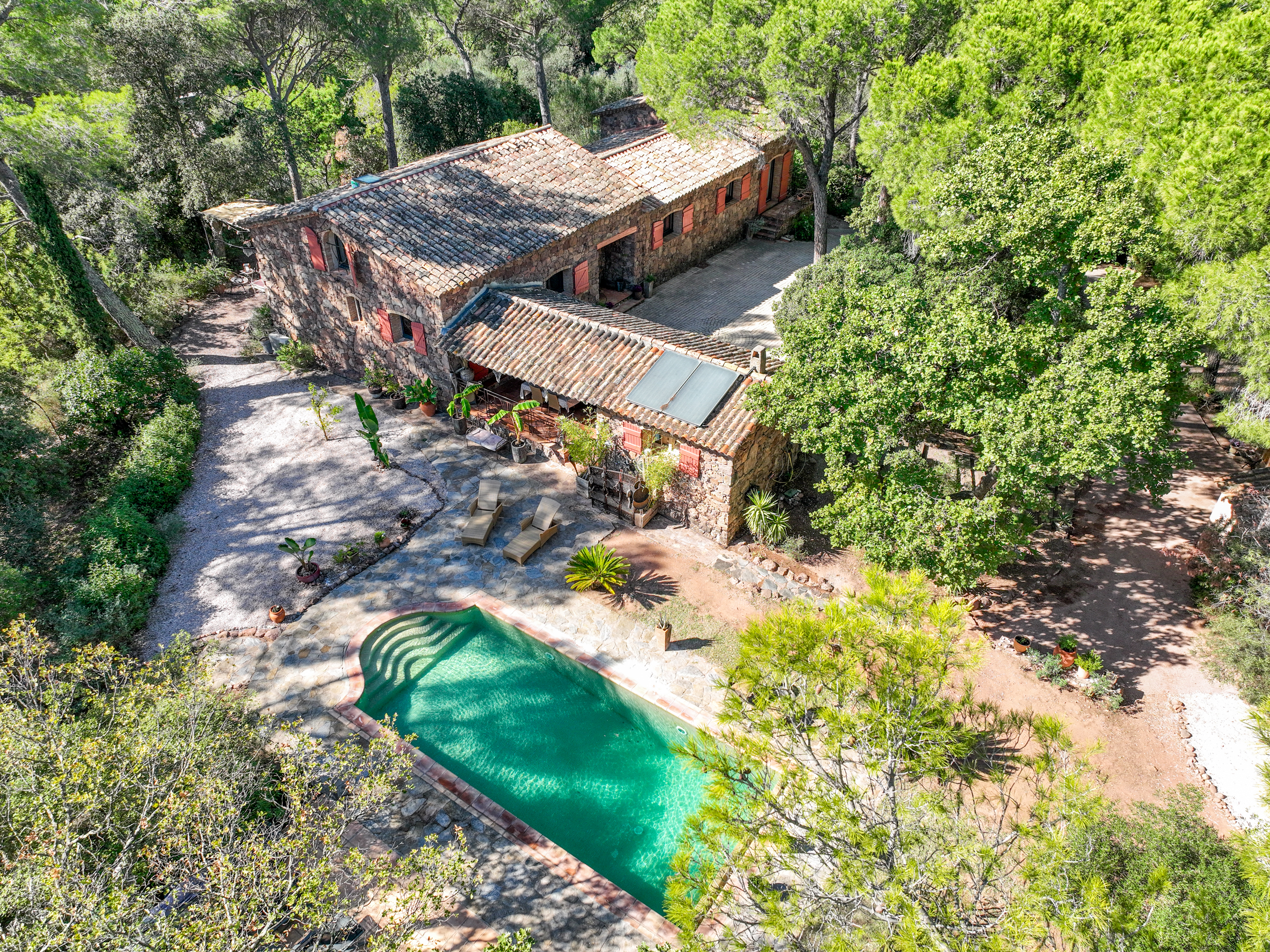 French property for sale in Roquebrune-sur-Argens, Var - €1,490,000 - photo 
