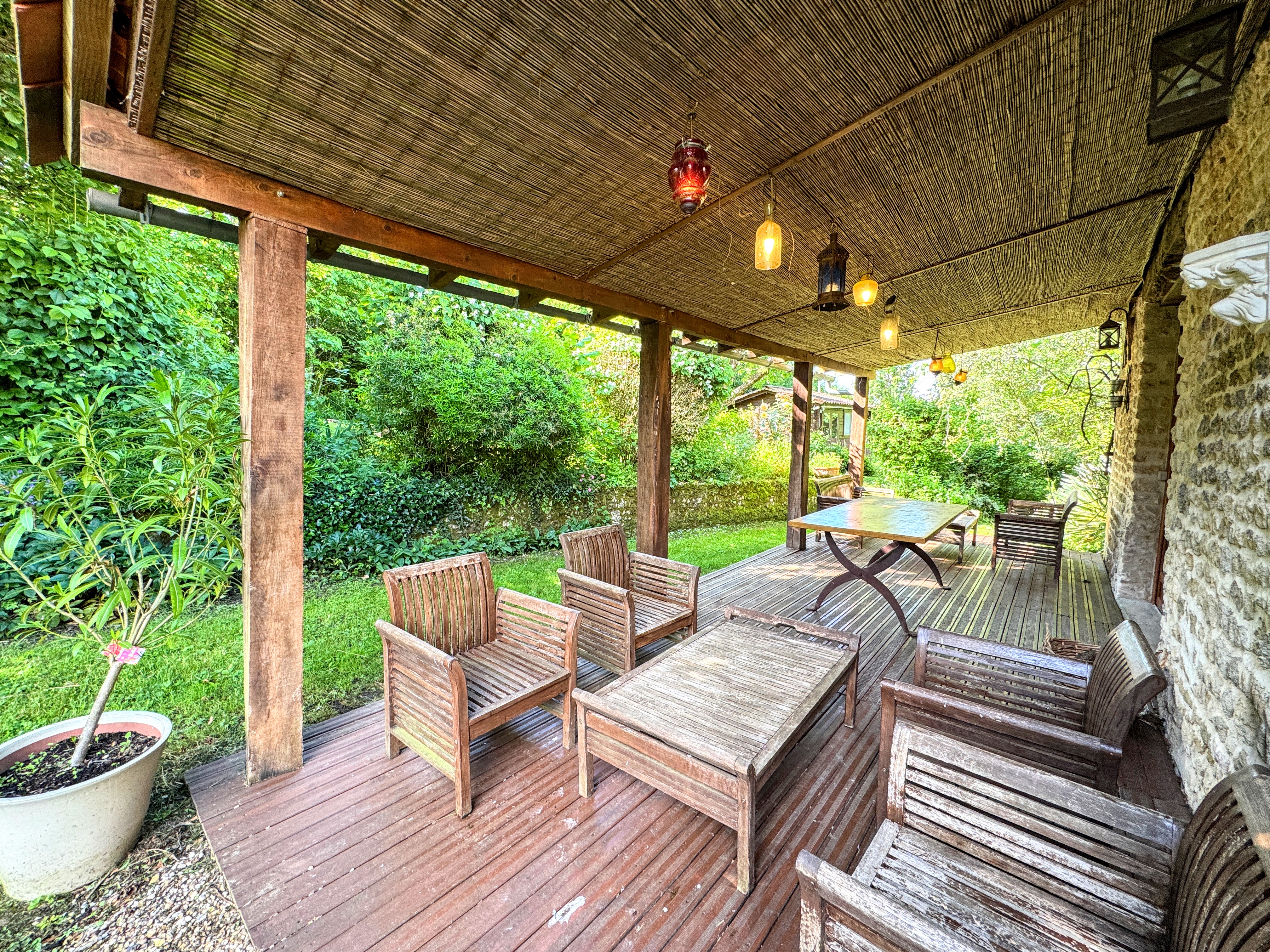 French property for sale in Nonac, Charente - €445,000 - photo 