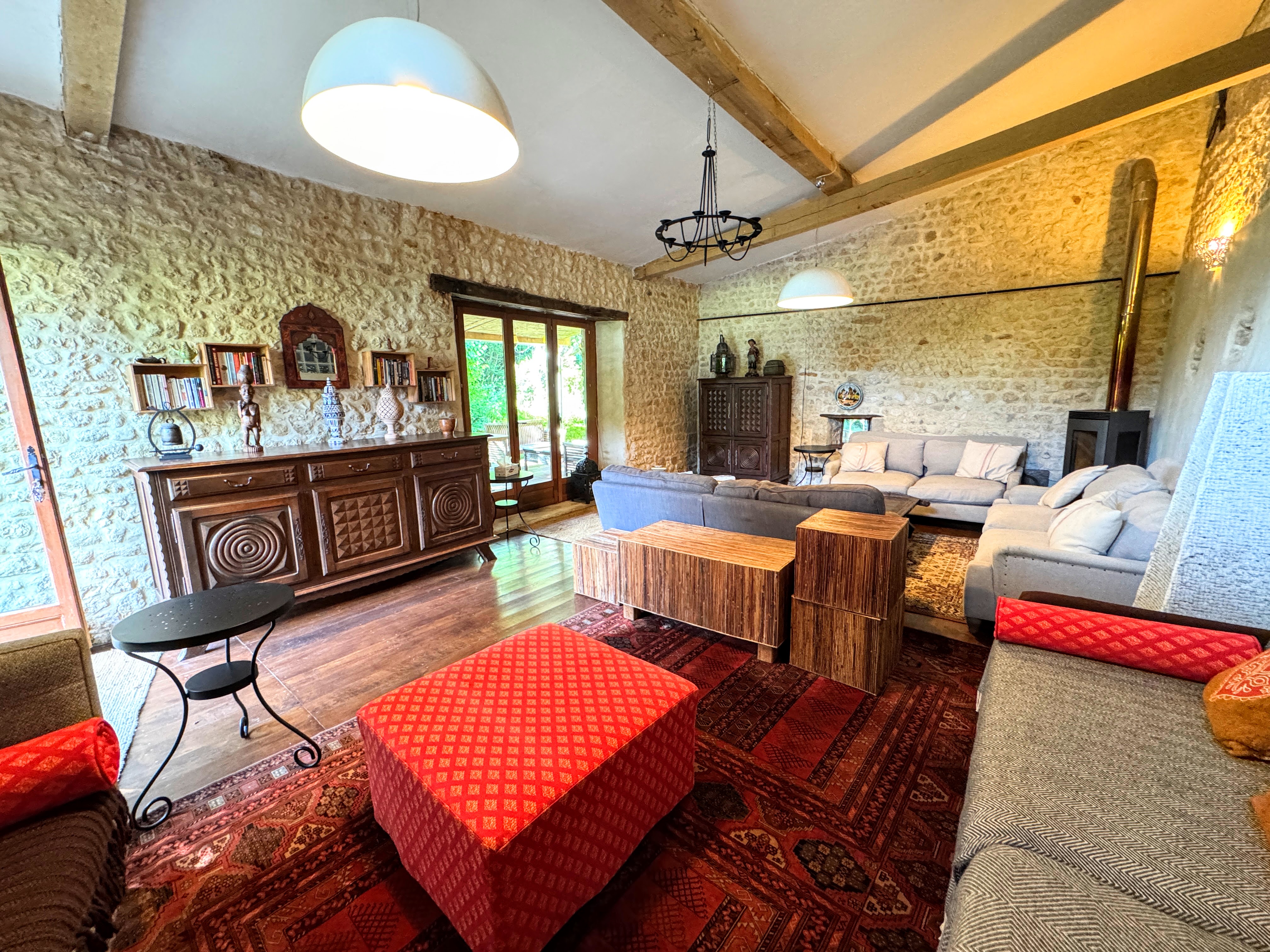 French property for sale in Nonac, Charente - €445,000 - photo 