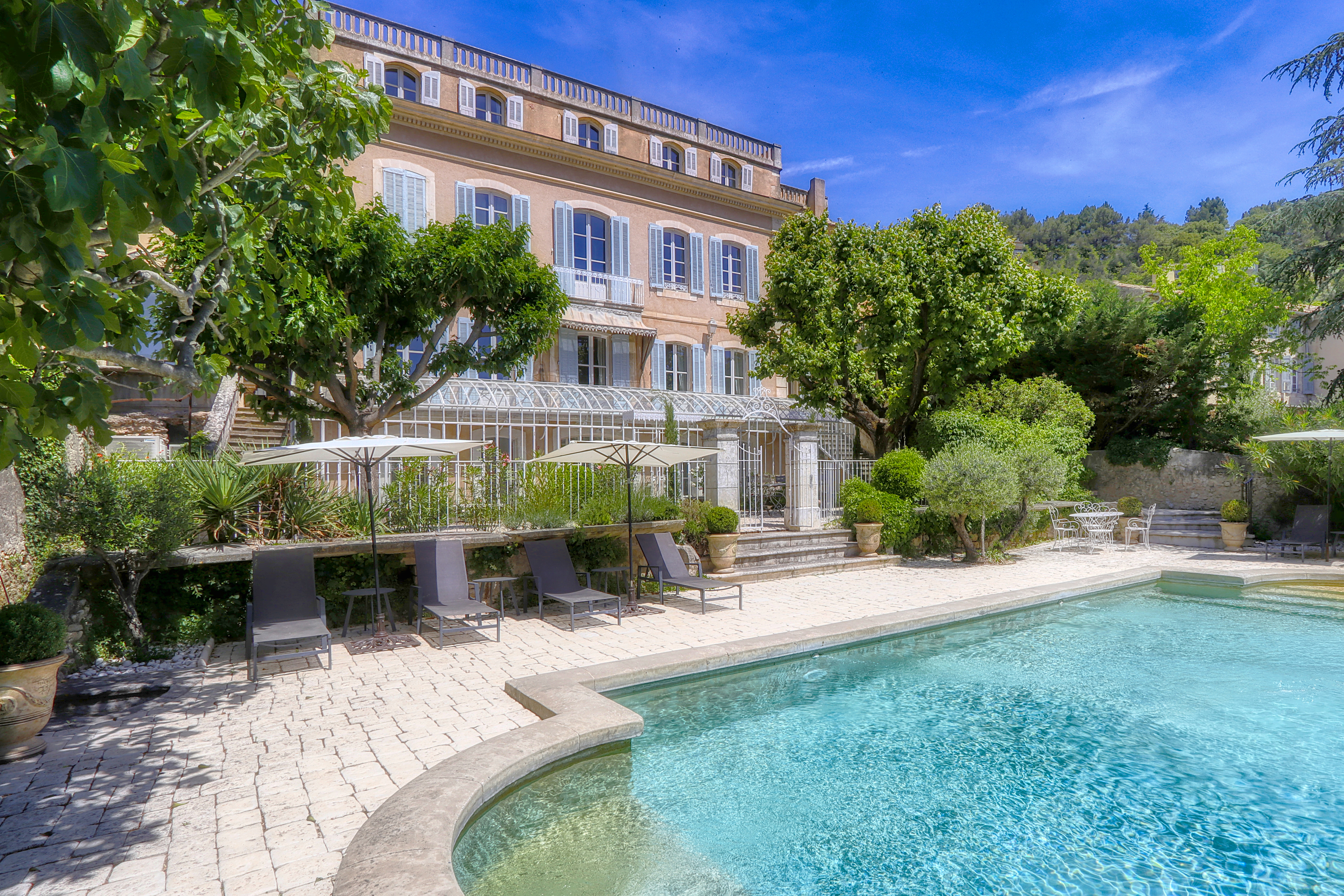 French property for sale in Apt, Vaucluse - €1,690,000 - photo 