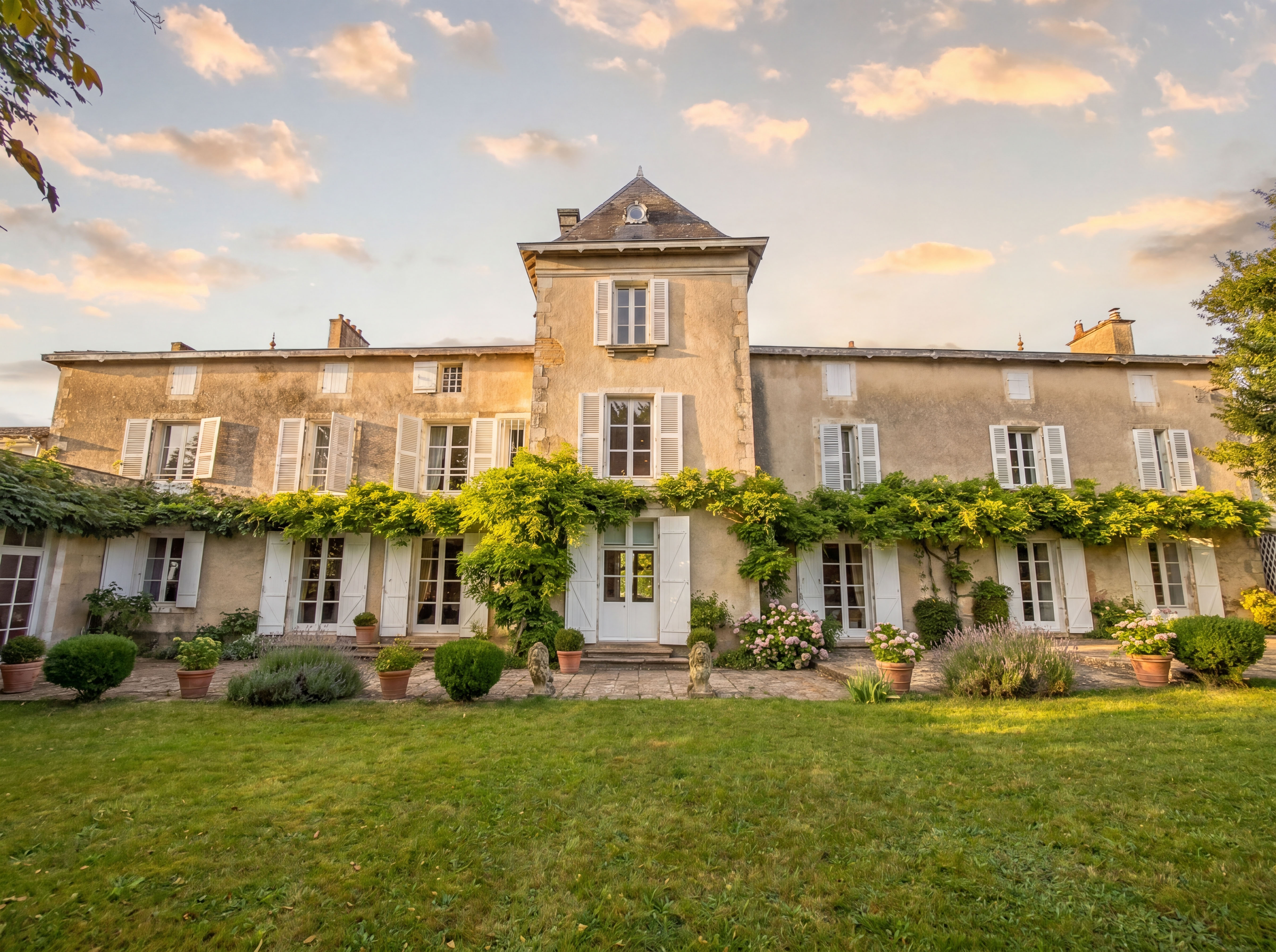 French property for sale in Melle, Deux-Sèvres - €759,000 - photo 