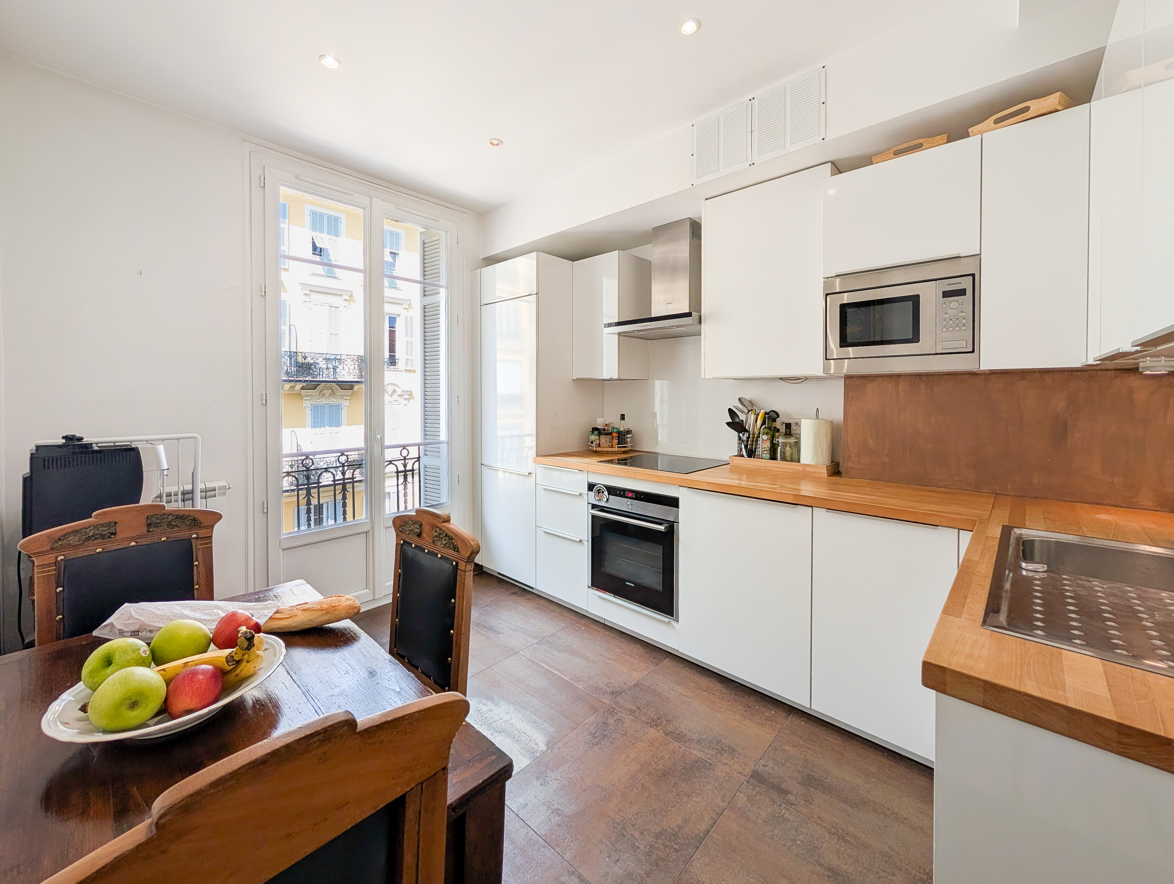 French property for sale in Nice, Alpes-Maritimes - €649,000 - photo 