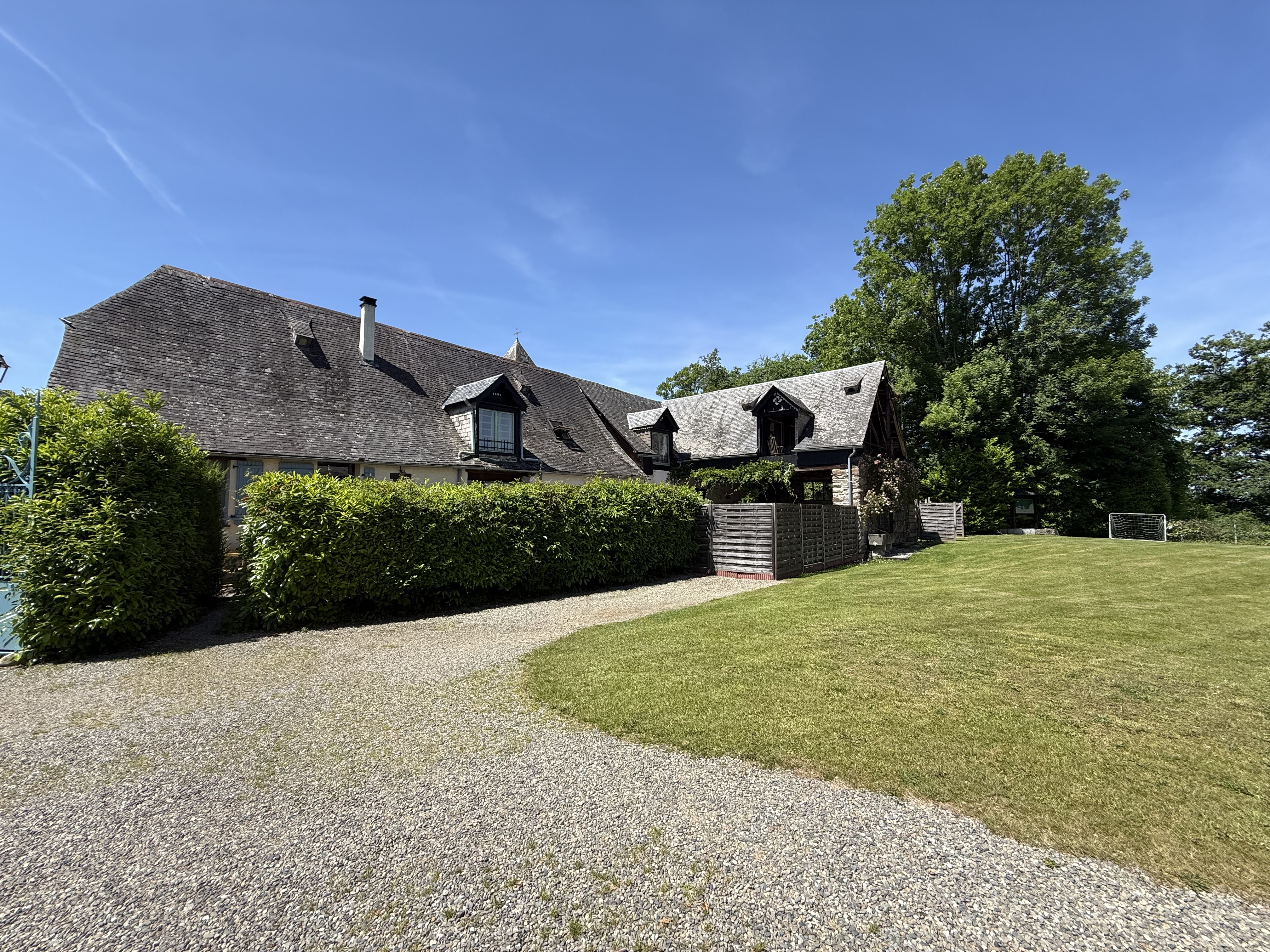 French property for sale in Ossun-ez-Angles, Hautes-Pyrénées - €780,000 - photo 