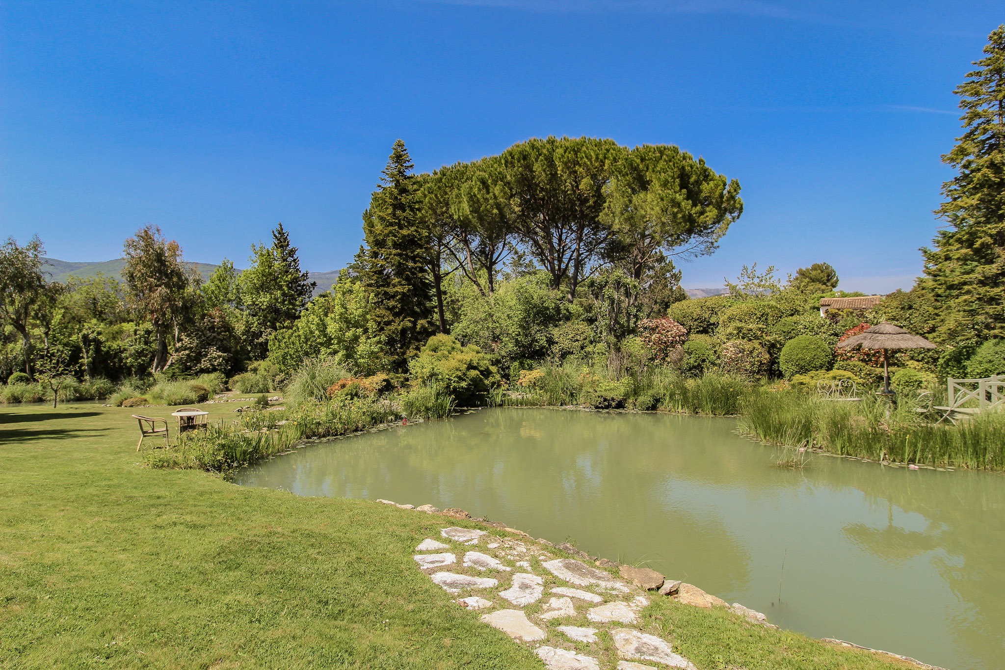 Propriété en France à vendre à Châteauneuf-Grasse, Alpes-Maritimes - €3 190 000 - photo 