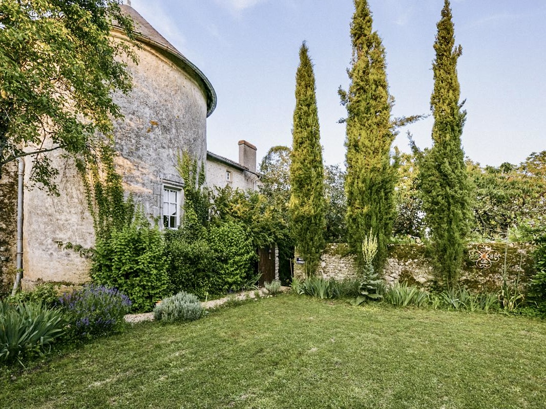 French property for sale in Pressigny, Deux-Sèvres - €670,250 - photo 