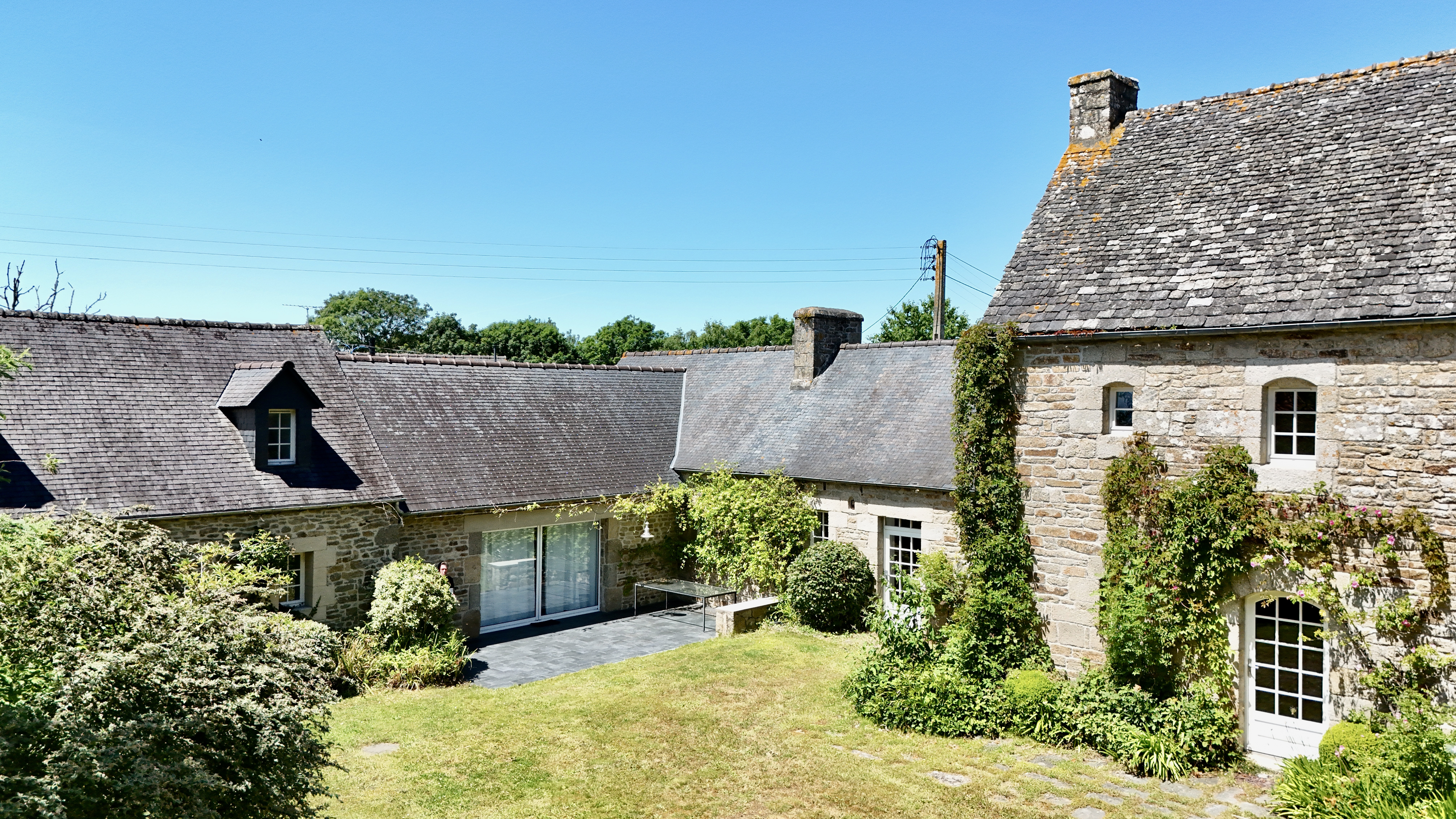 Propriété en France à vendre à Ploumilliau, Côtes-d'Armor - €748 000 - photo 