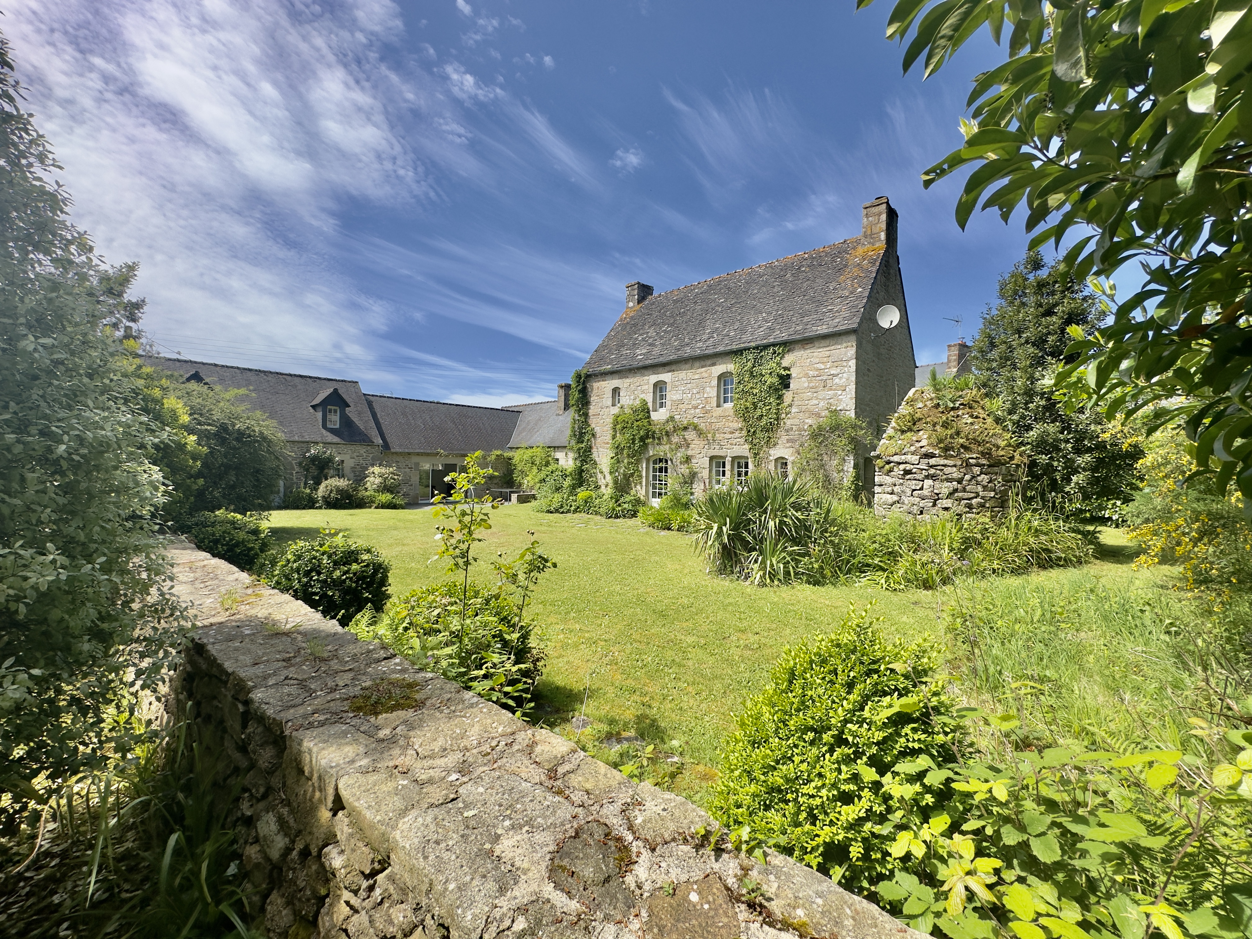 Propriété en France à vendre à Ploumilliau, Côtes-d'Armor - €748 000 - photo 