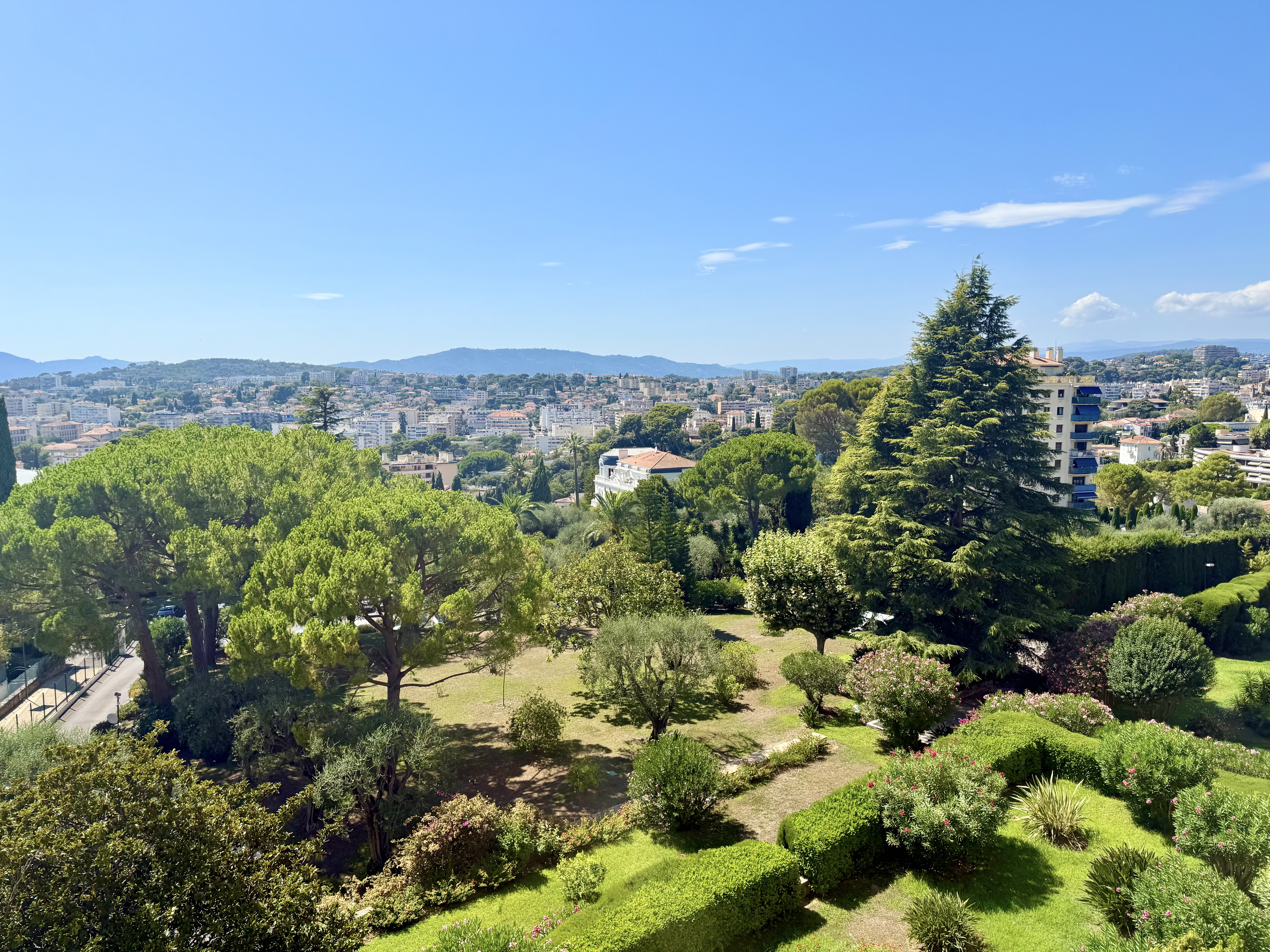 Propriété en France à vendre à Cannes, Alpes-Maritimes - €1 095 000 - photo 