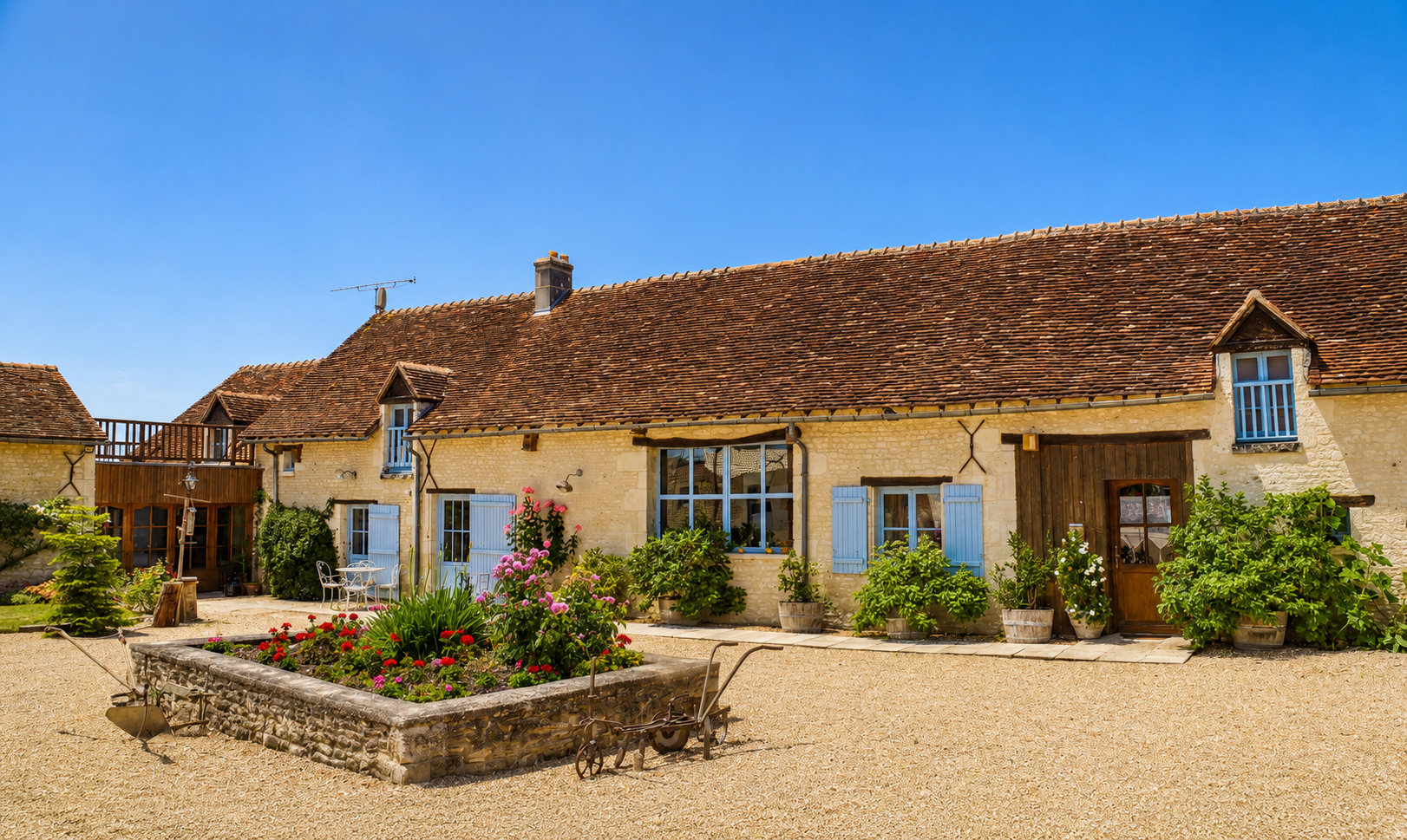 Propriété en France à vendre à Luzé, Indre-et-Loire - €708 333 - photo 