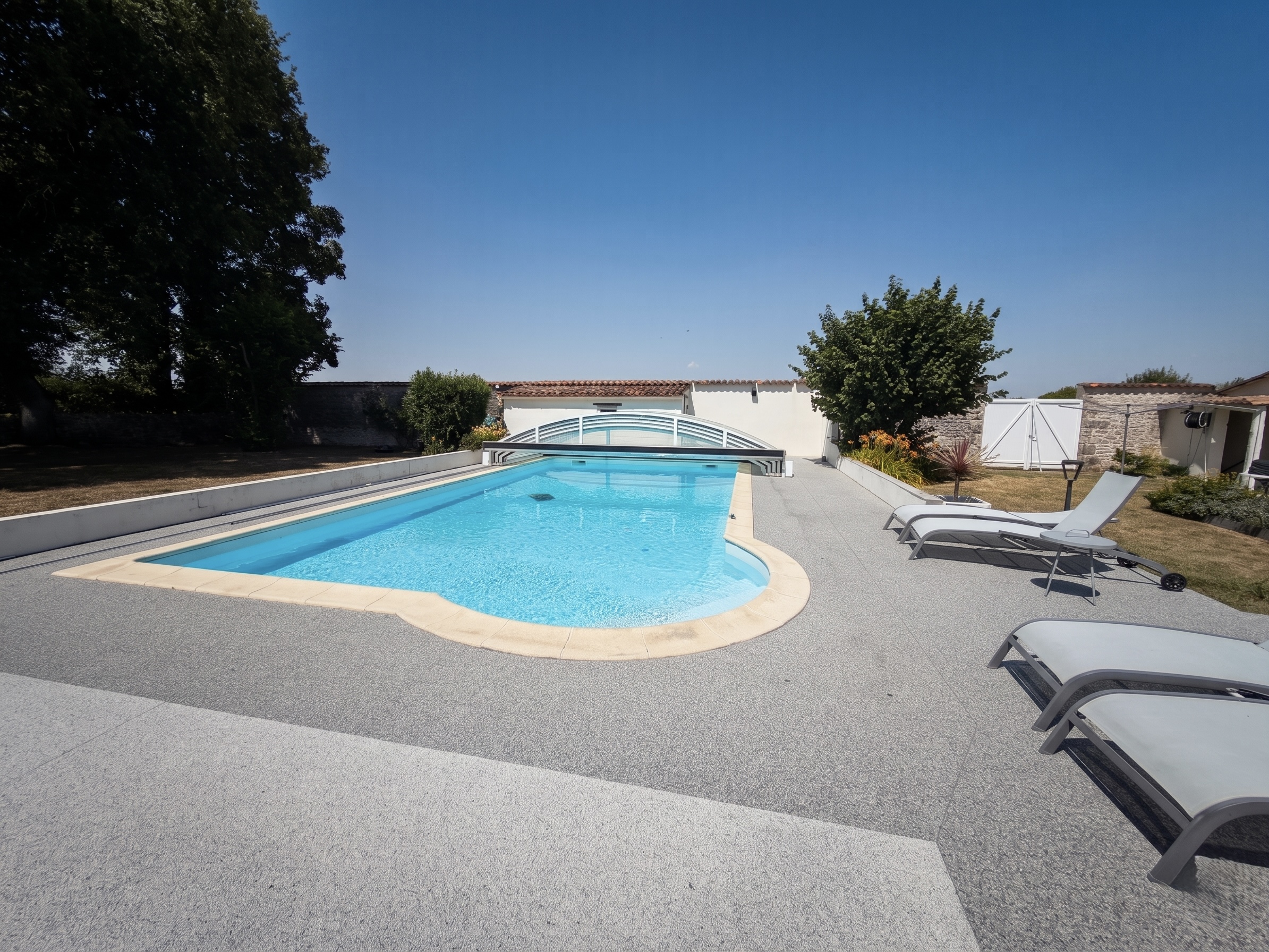 French property for sale in Montroy, Charente-Maritime - €1,323,000 - photo 