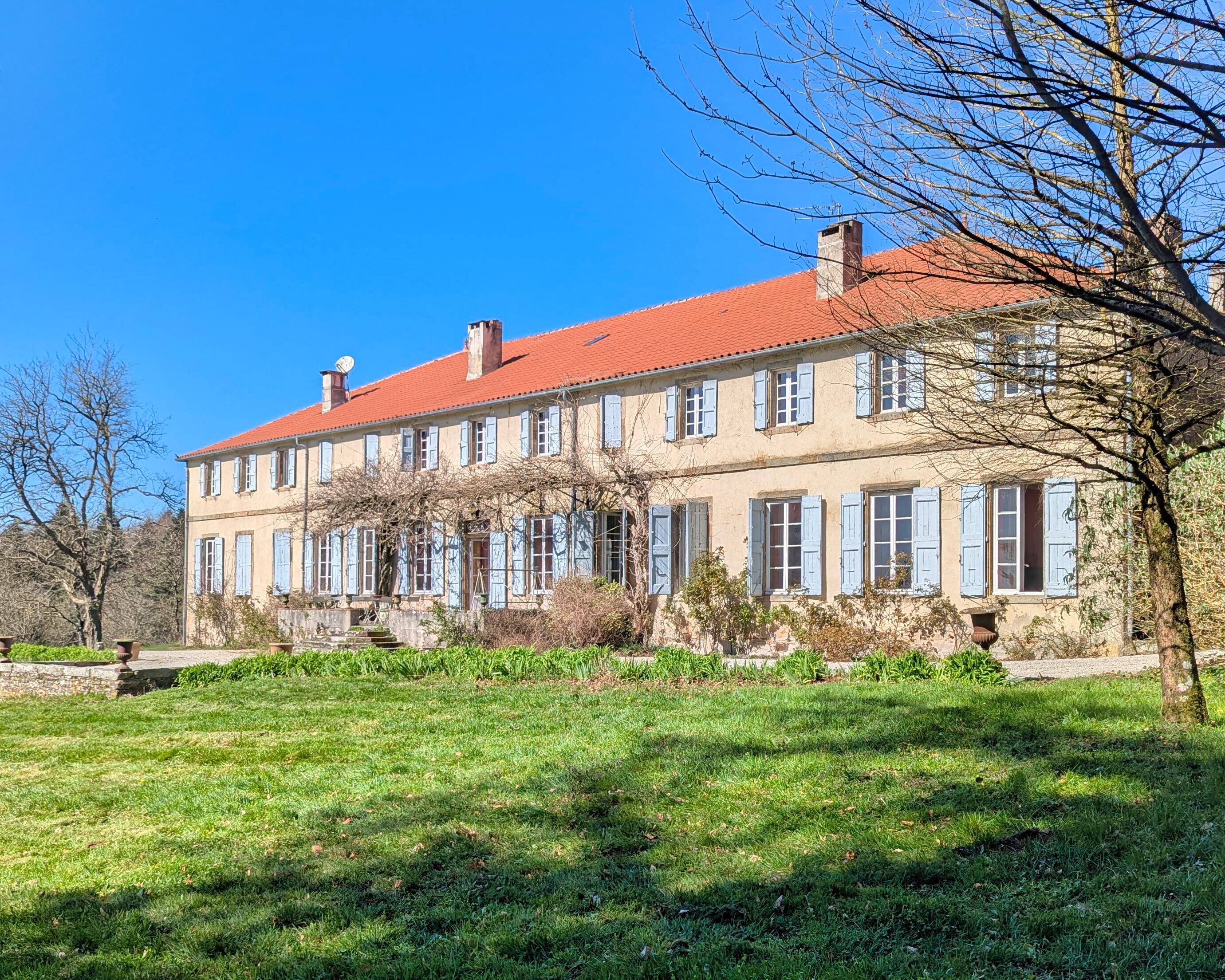 Propriété en France à vendre à Sorèze, Tarn - €850 000 - photo 
