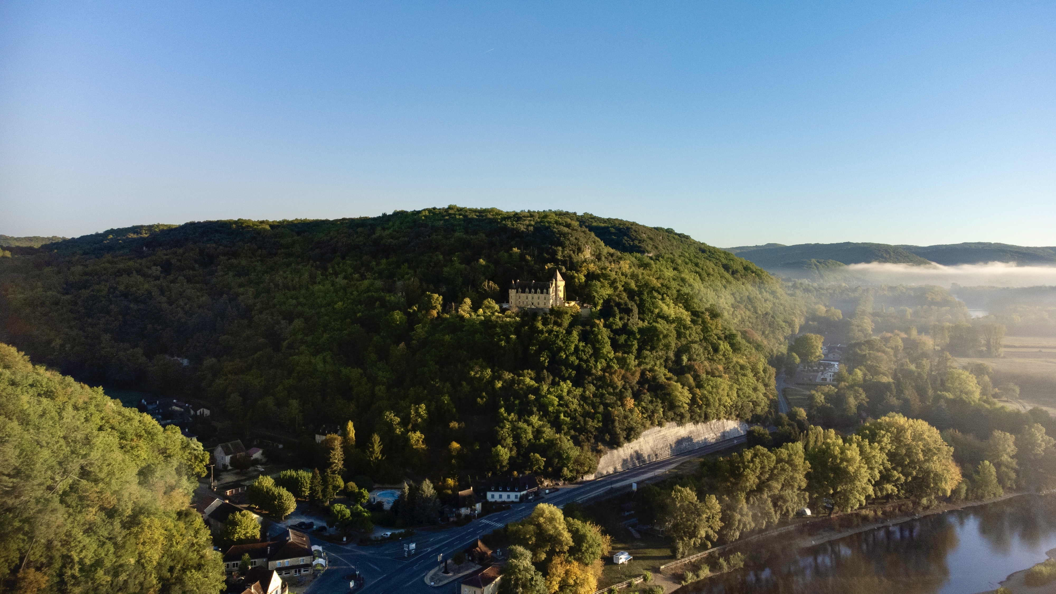 Propriété en France à vendre à Carlux, Dordogne - €4 500 000 - photo 
