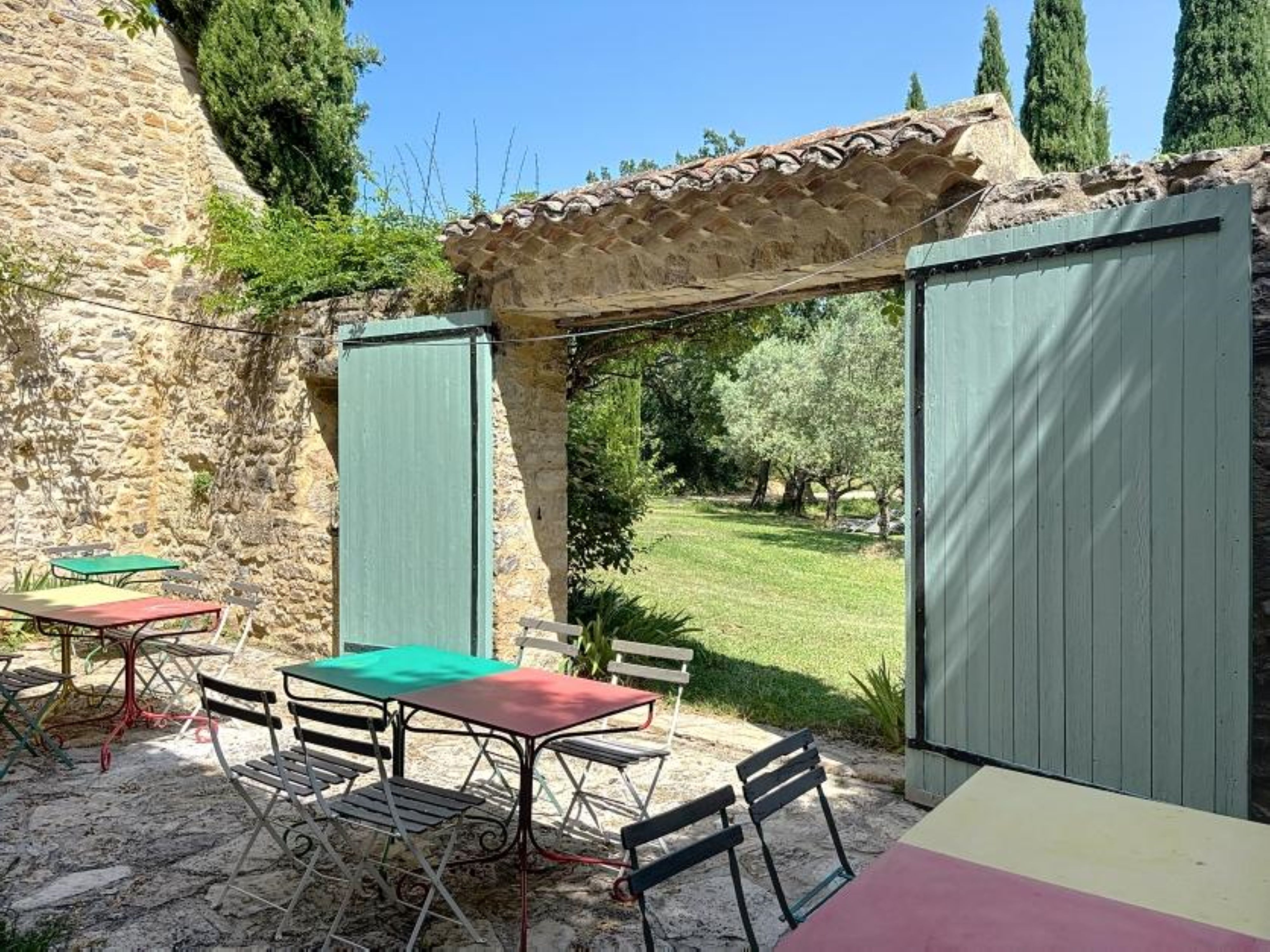 Propriété en France à vendre à Barjac, Gard - €1 850 000 - photo 