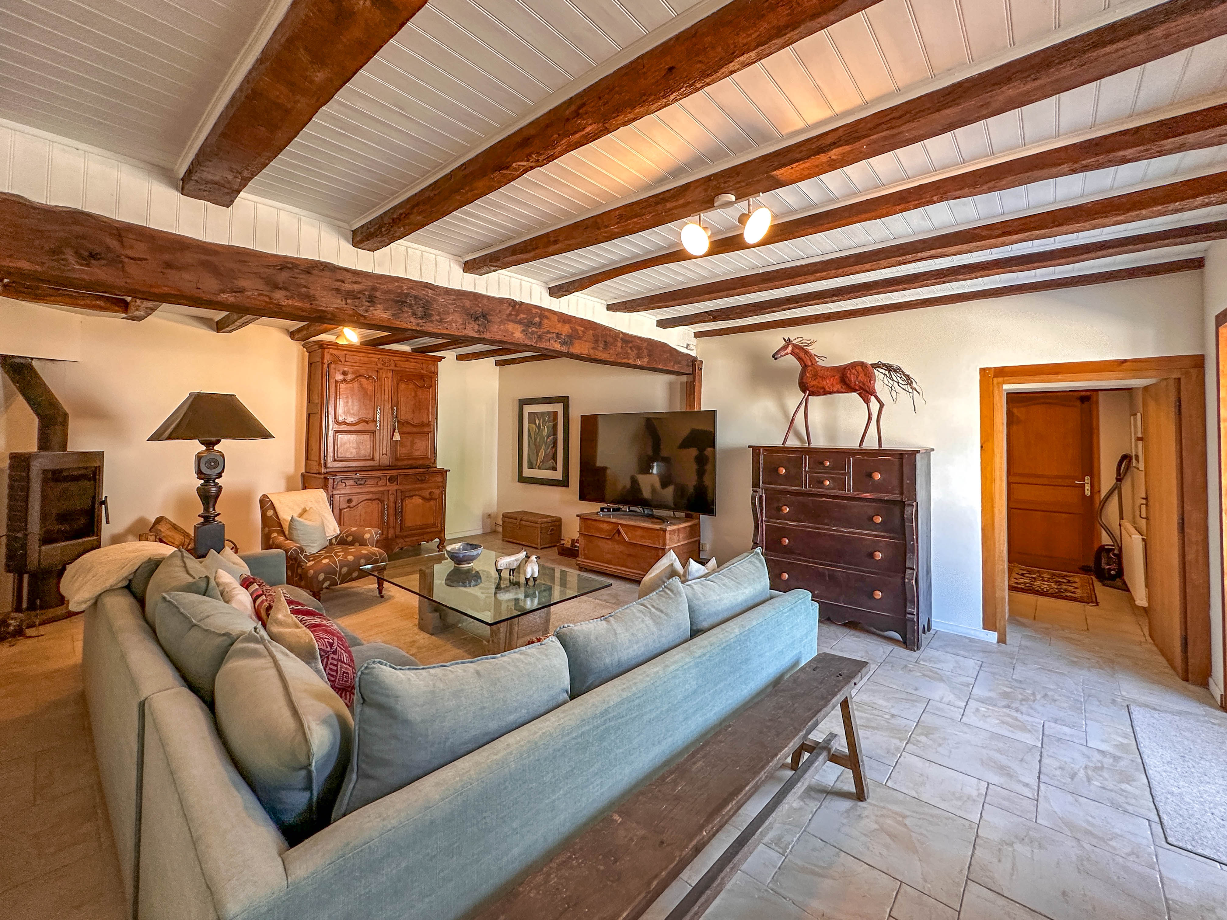 Propriété en France à vendre à Sonnac, Charente-Maritime - €599 000 - photo 