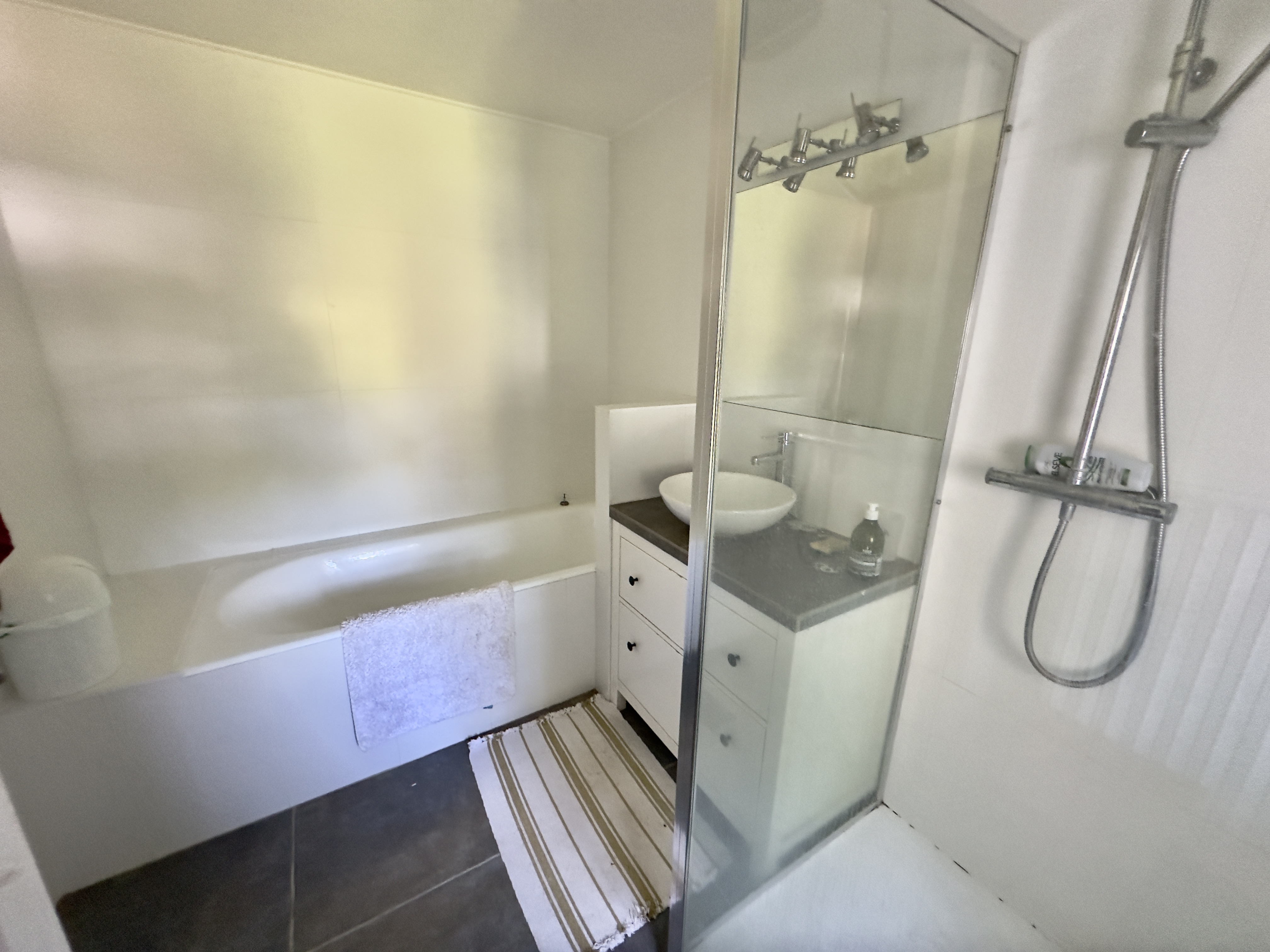 Propriété en France à vendre à Ploumilliau, Côtes-d'Armor - €748 000 - photo 