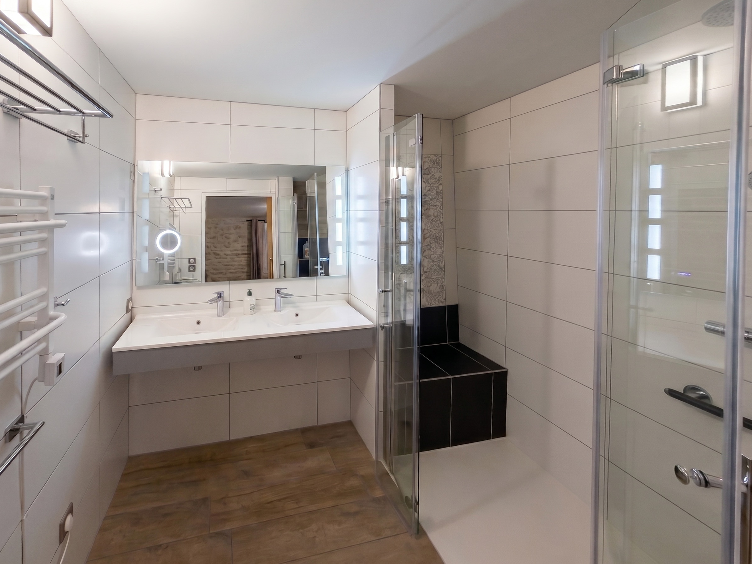 French property for sale in Montroy, Charente-Maritime - €1,323,000 - photo 