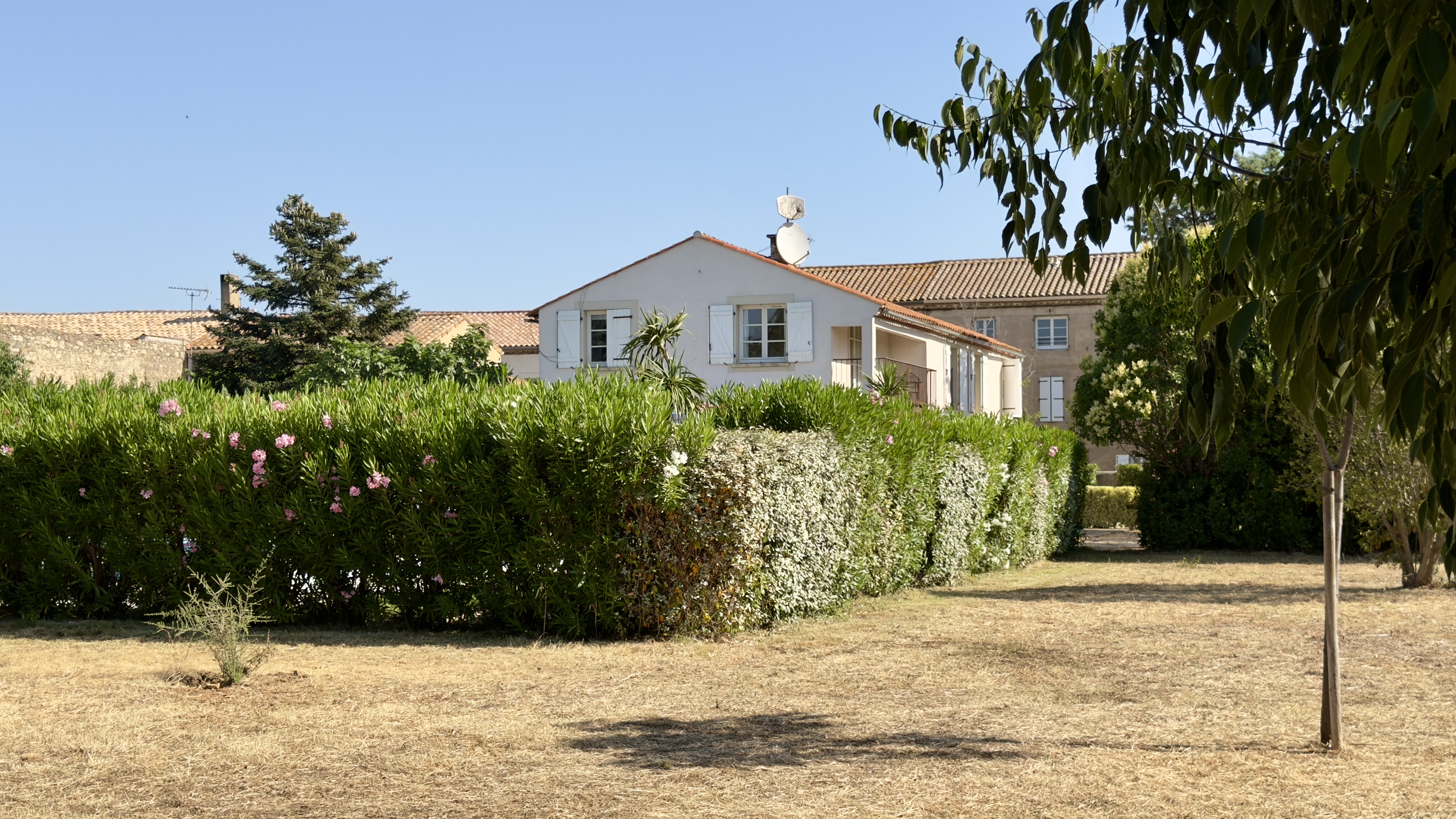 Propriété en France à vendre à Saint-Nazaire-d'Aude, Aude - €795 000 - photo 