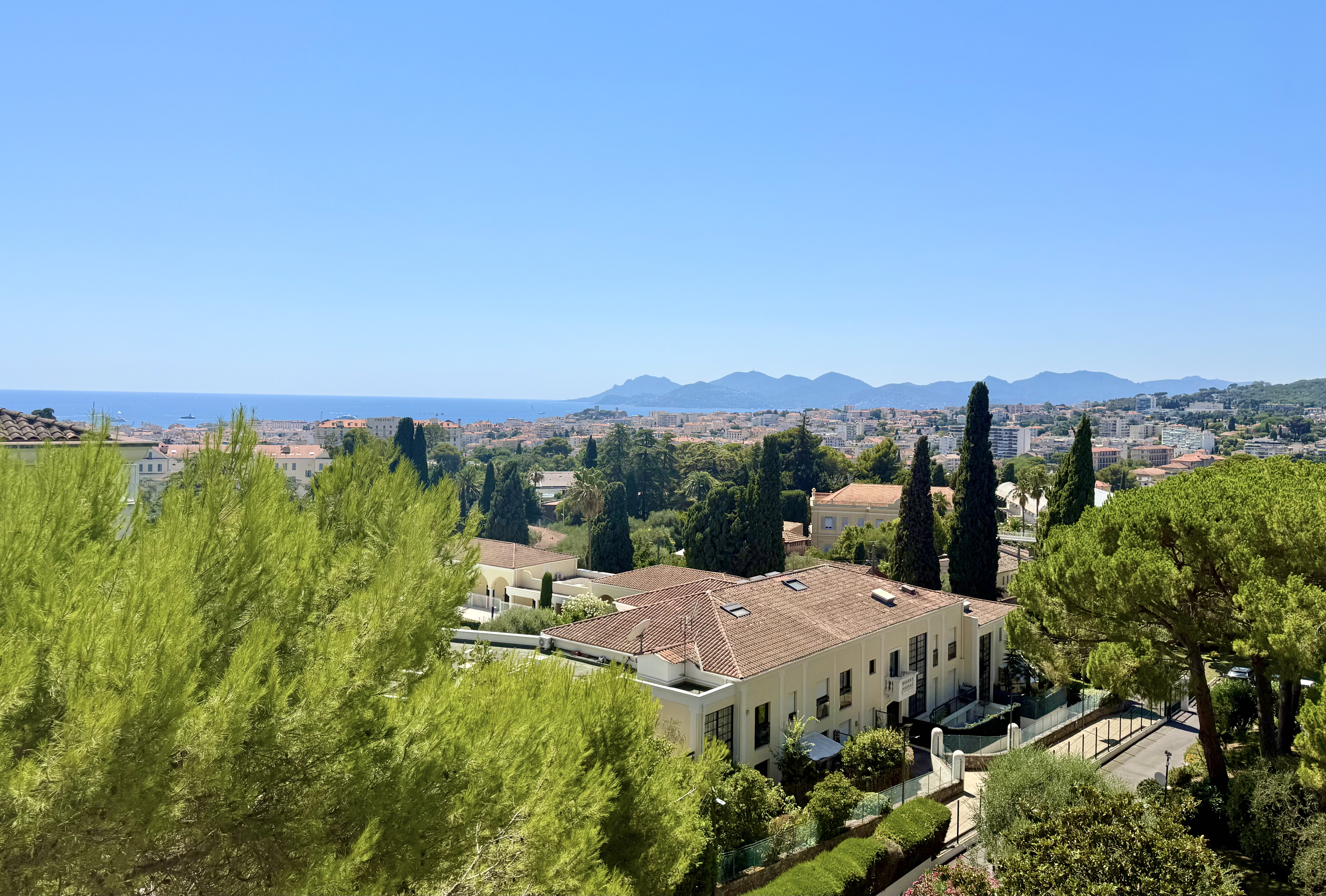 Propriété en France à vendre à Cannes, Alpes-Maritimes - €1 095 000 - photo 