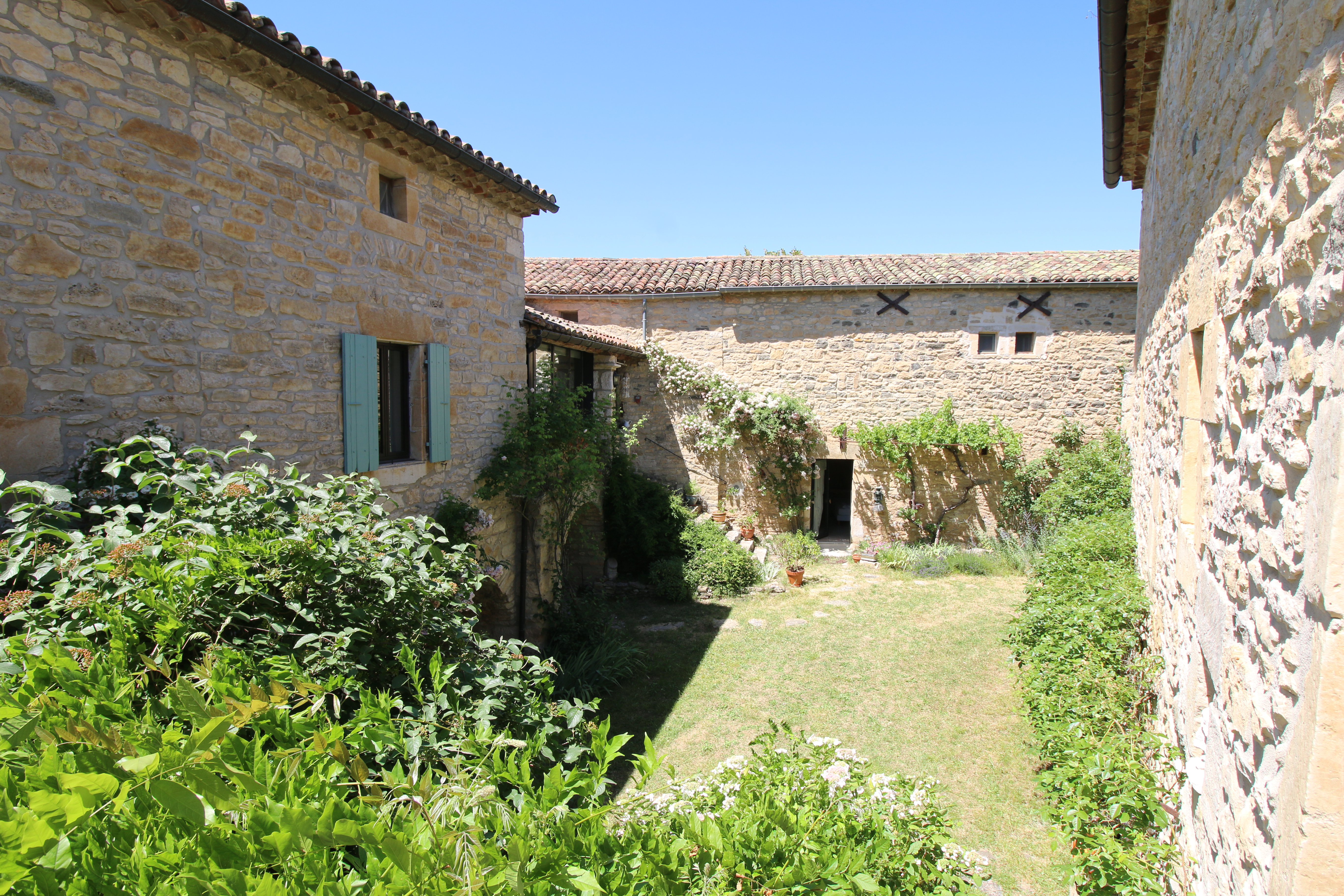 Propriété en France à vendre à Barjac, Gard - €1 850 000 - photo 