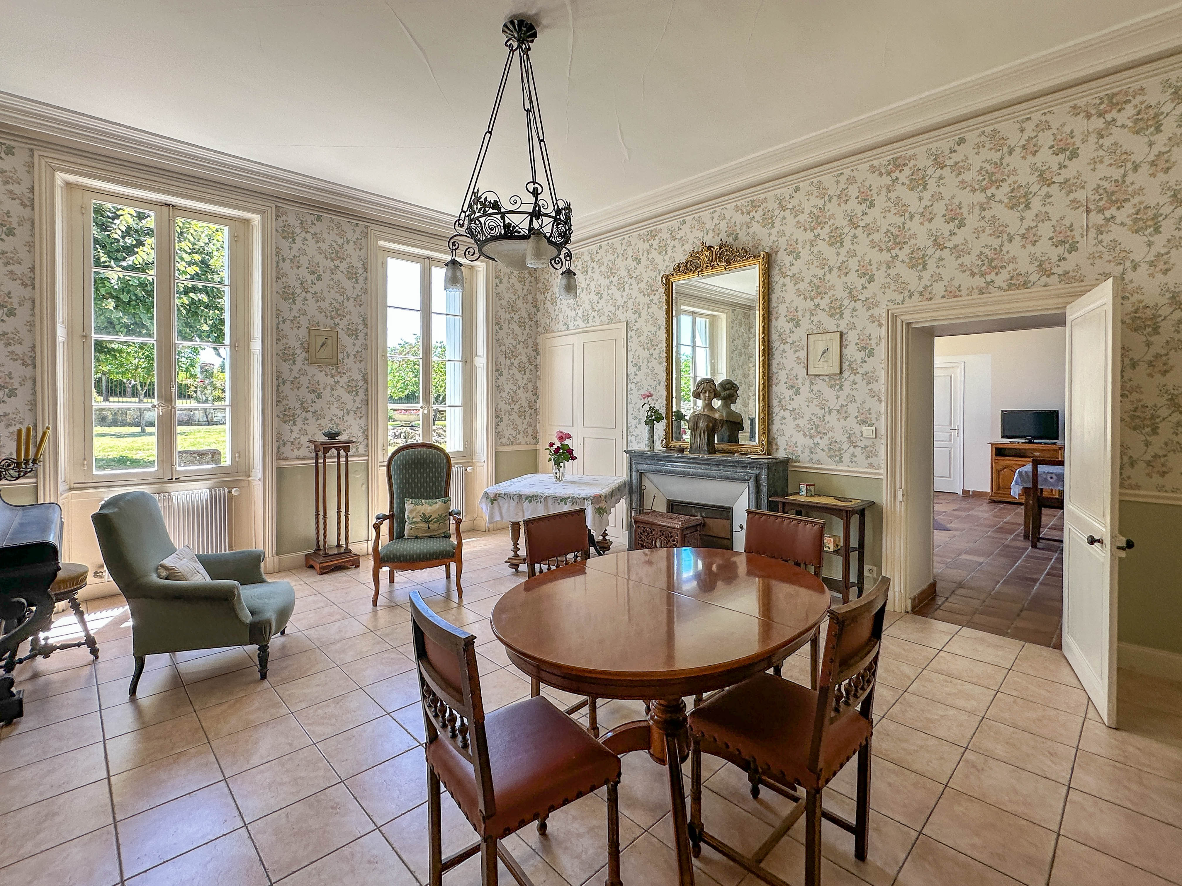 French property for sale in Louzac-Saint-André, Charente - €535,000 - photo 