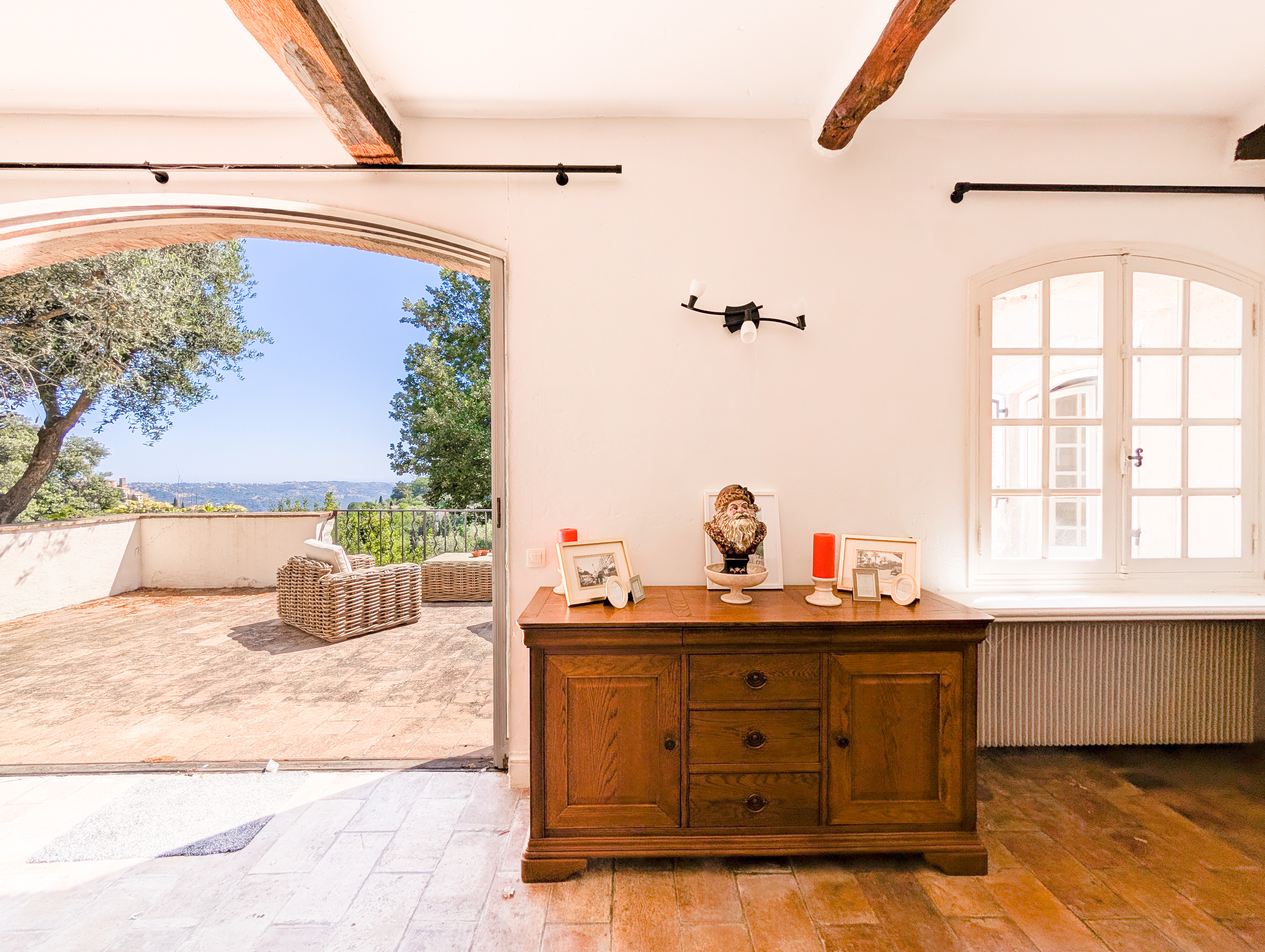French property for sale in Carros, Alpes-Maritimes - €895,000 - photo 
