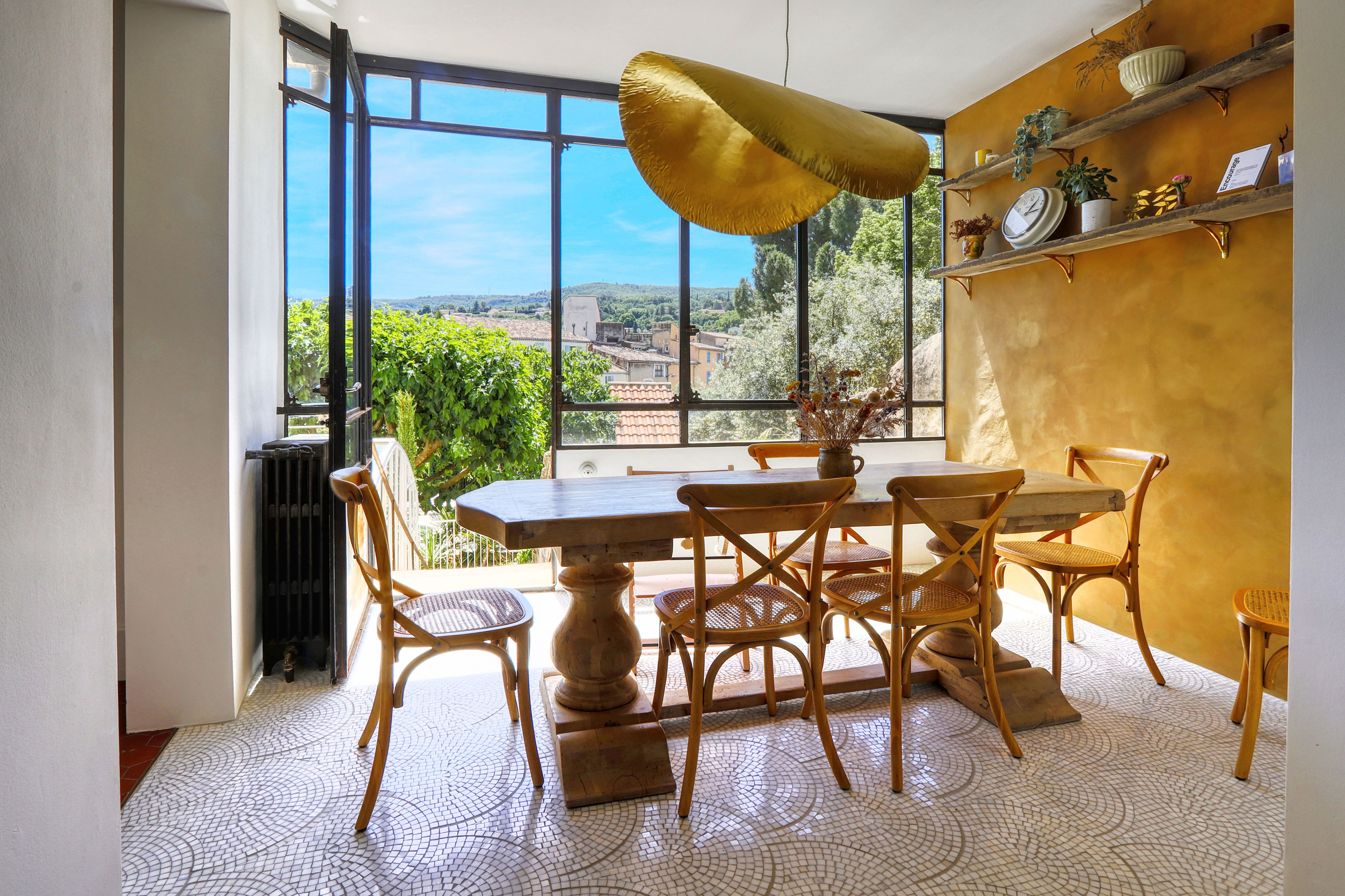 French property for sale in Apt, Vaucluse - €1,690,000 - photo 