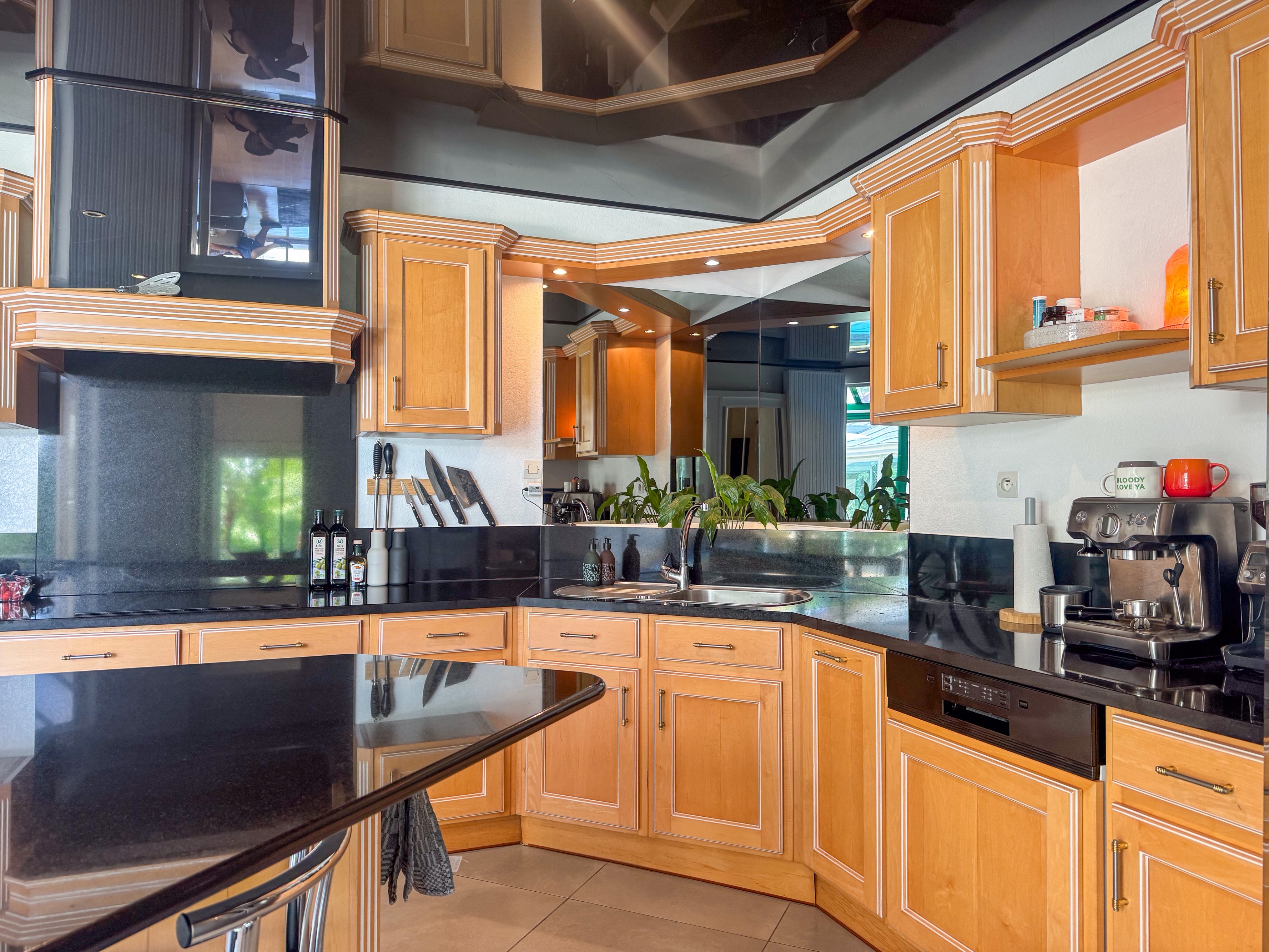 French property for sale in Combrand, Deux-Sèvres - €690,000 - photo 