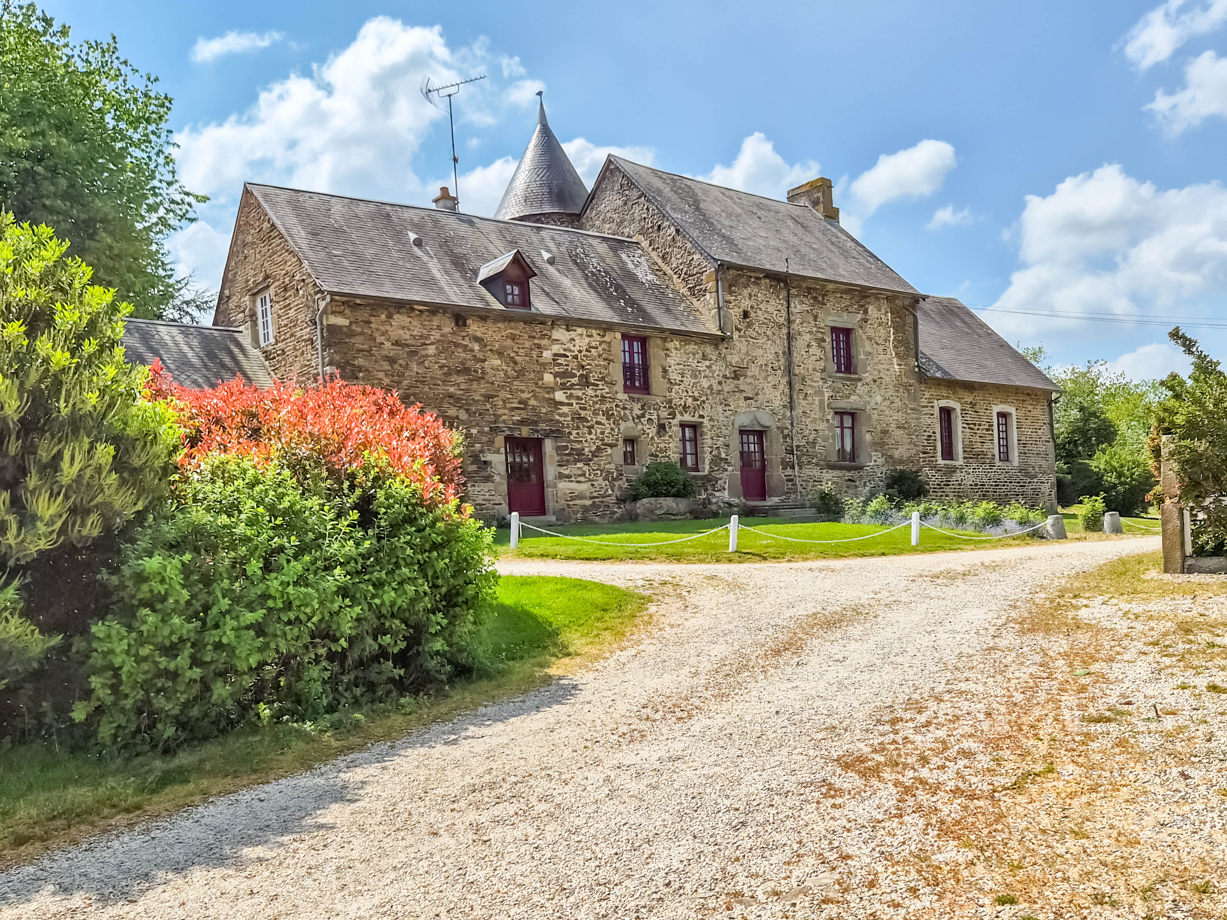 French property for sale in Saint-Bômer-les-Forges, Orne - €1,484,000 - photo 