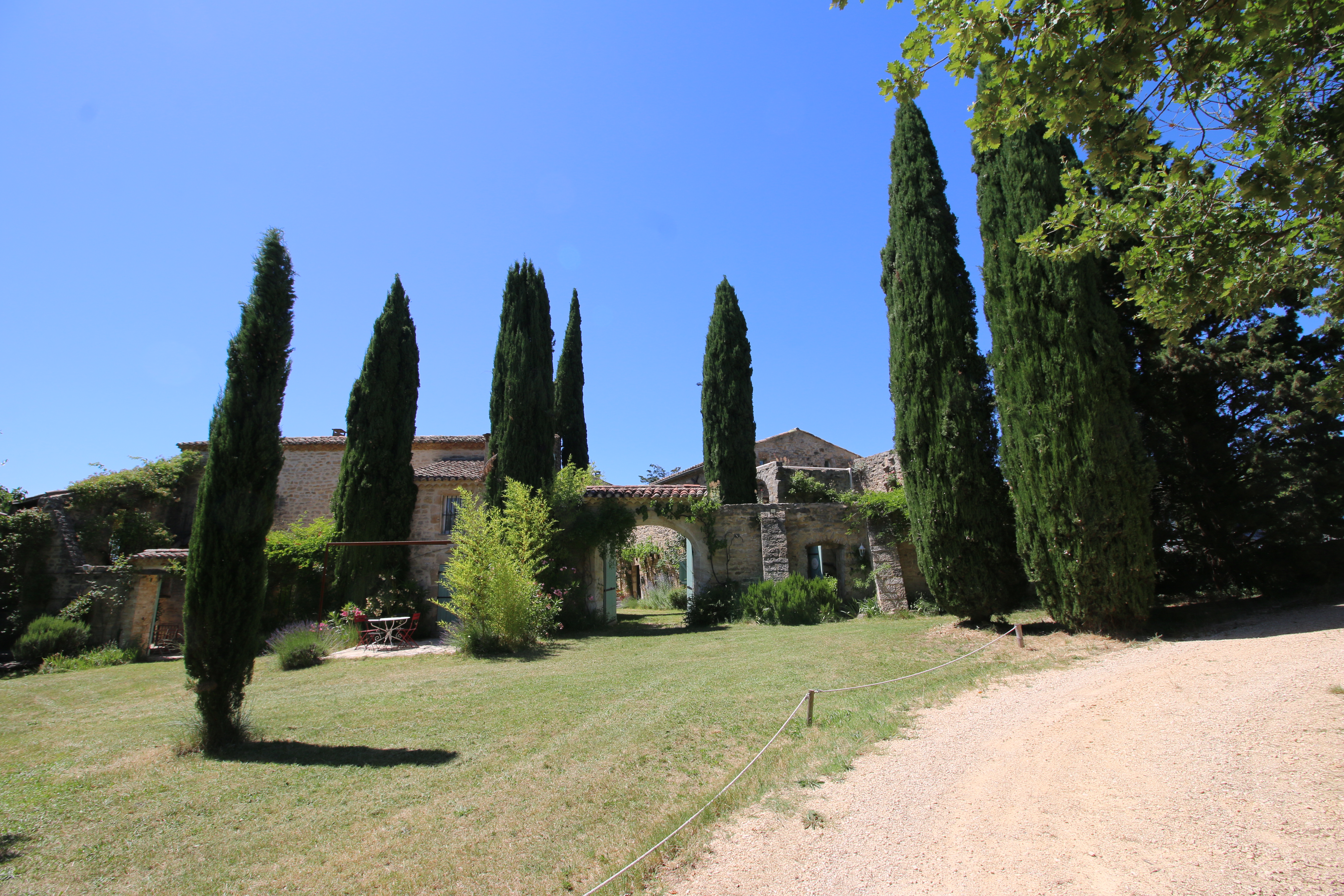 Propriété en France à vendre à Barjac, Gard - €1 850 000 - photo 