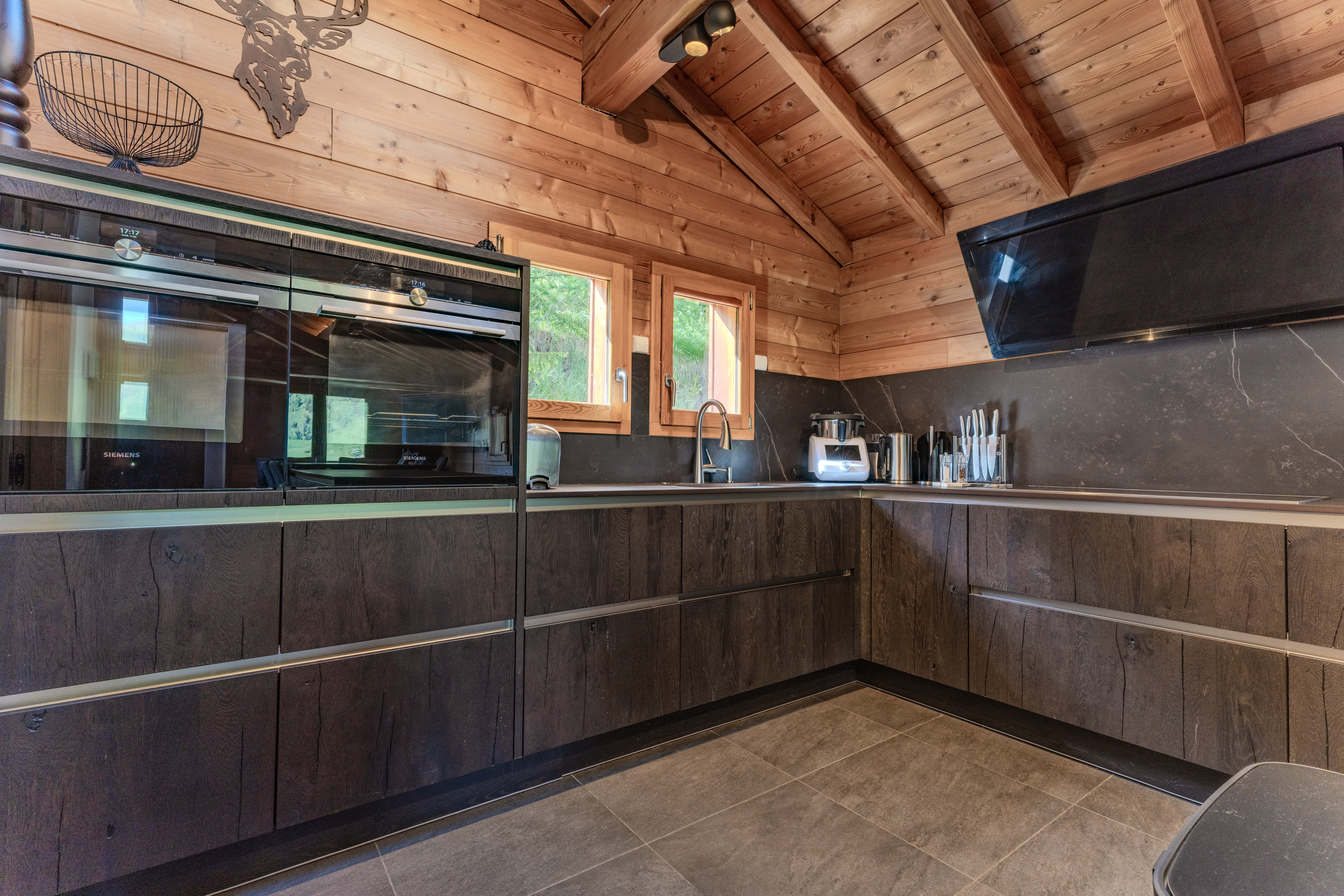 French property for sale in Les Deux Alpes, Isère - €2,800,000 - photo 
