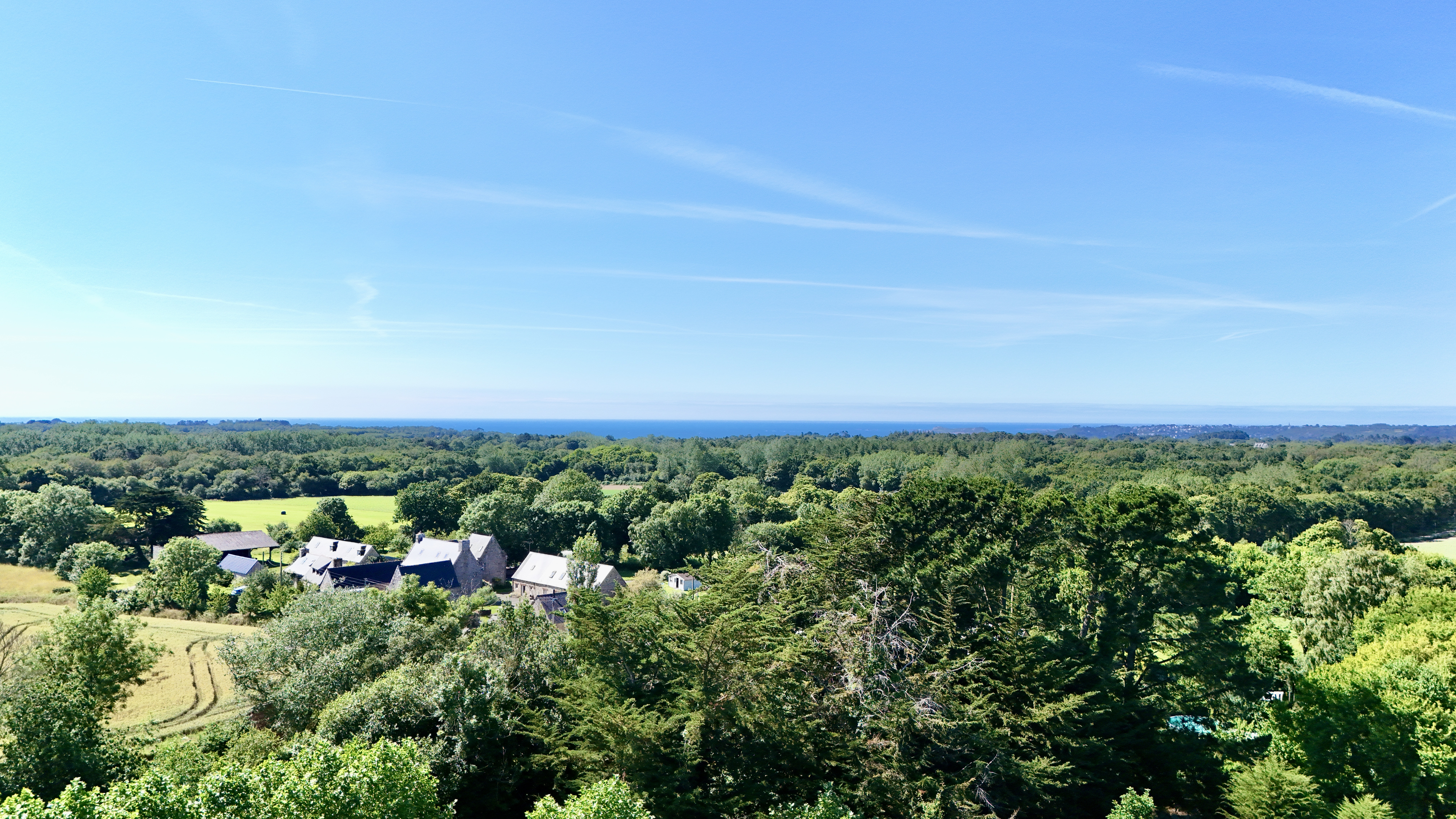 Propriété en France à vendre à Ploumilliau, Côtes-d'Armor - €748 000 - photo 