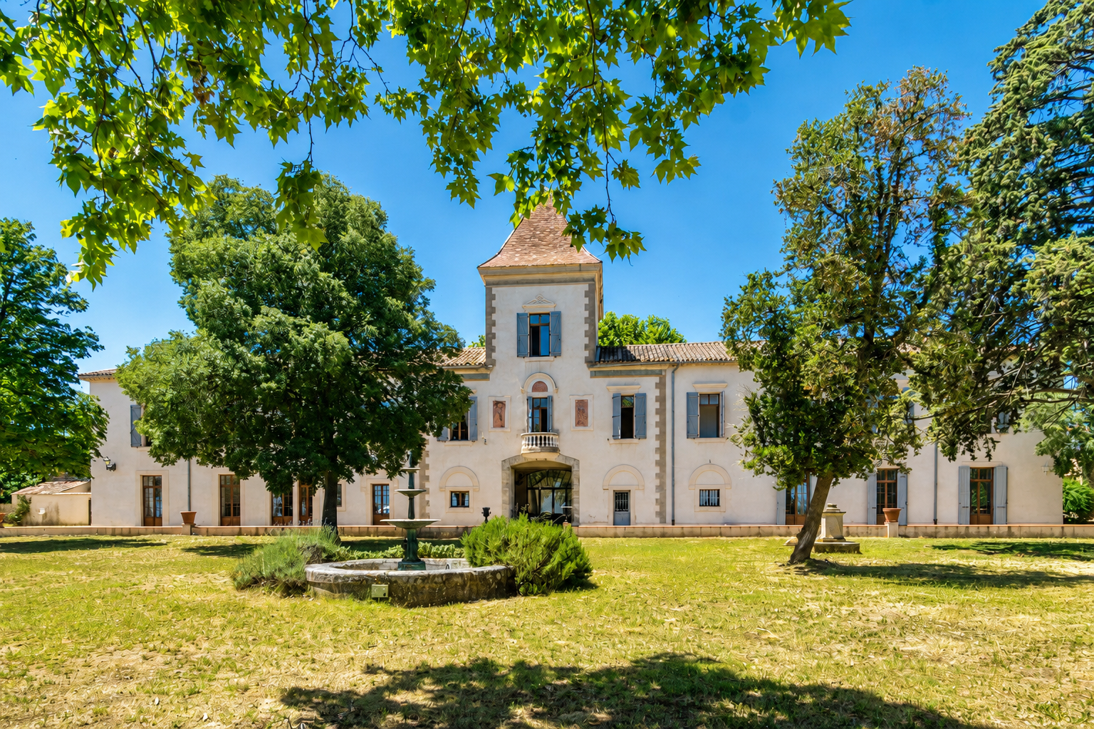 French property for sale in Puisserguier, Hérault - €950,000 - photo 